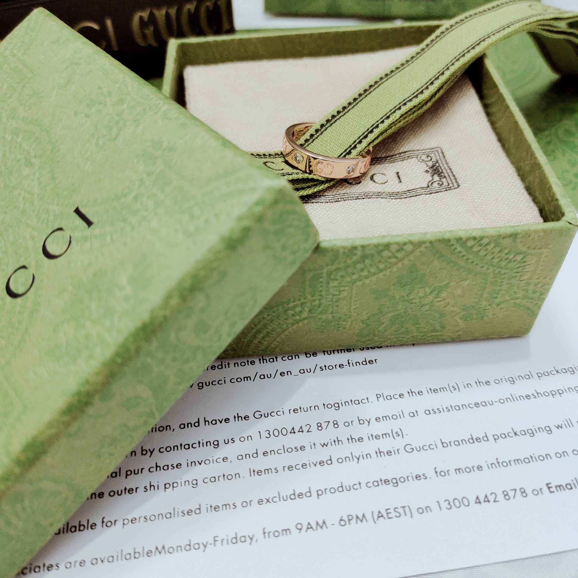 GUcci ダブルGリング - 洗練されたデザインと輝き