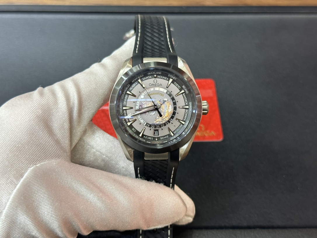 NO:143345,Omega World Time Black Ceramic Circle Port 3D Three-dimensional Meteorite Surface Spot Shipping, Omega19860909欧米茄世界时 黑陶瓷圈口 3D立体陨石面 现货发,,omega,Watch