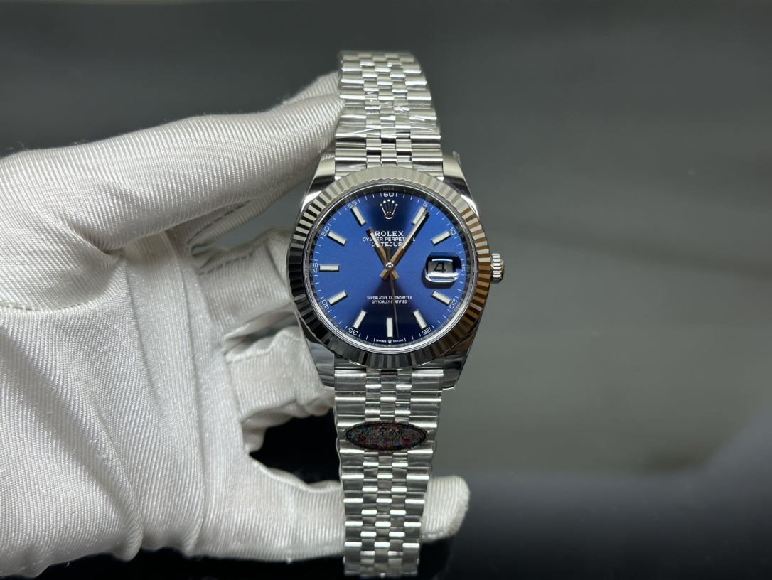 NO:143369,Rolex Log Series, Jubilee Strap, Dog Teeth Ring!  Equipped with an exclusive custom movement, it provides 72-hour power, and the calendar jumps instantly!  904l steel, top-level workmanship details, fine polishing, super transparent sapphire mirror with super luminous luminous, diameter 41mm diameter!  Real photos of spot shipment, rolex19860909劳力士日志系列,jubilee 表带,狗牙圈！搭载独家定制的机芯提供72小时动力,日历瞬跳！904l钢,顶级做工细节 ,打磨精细,超透蓝宝石镜面超强夜光 ,直径41mm直径！现货出货实拍,,rolex,Watch