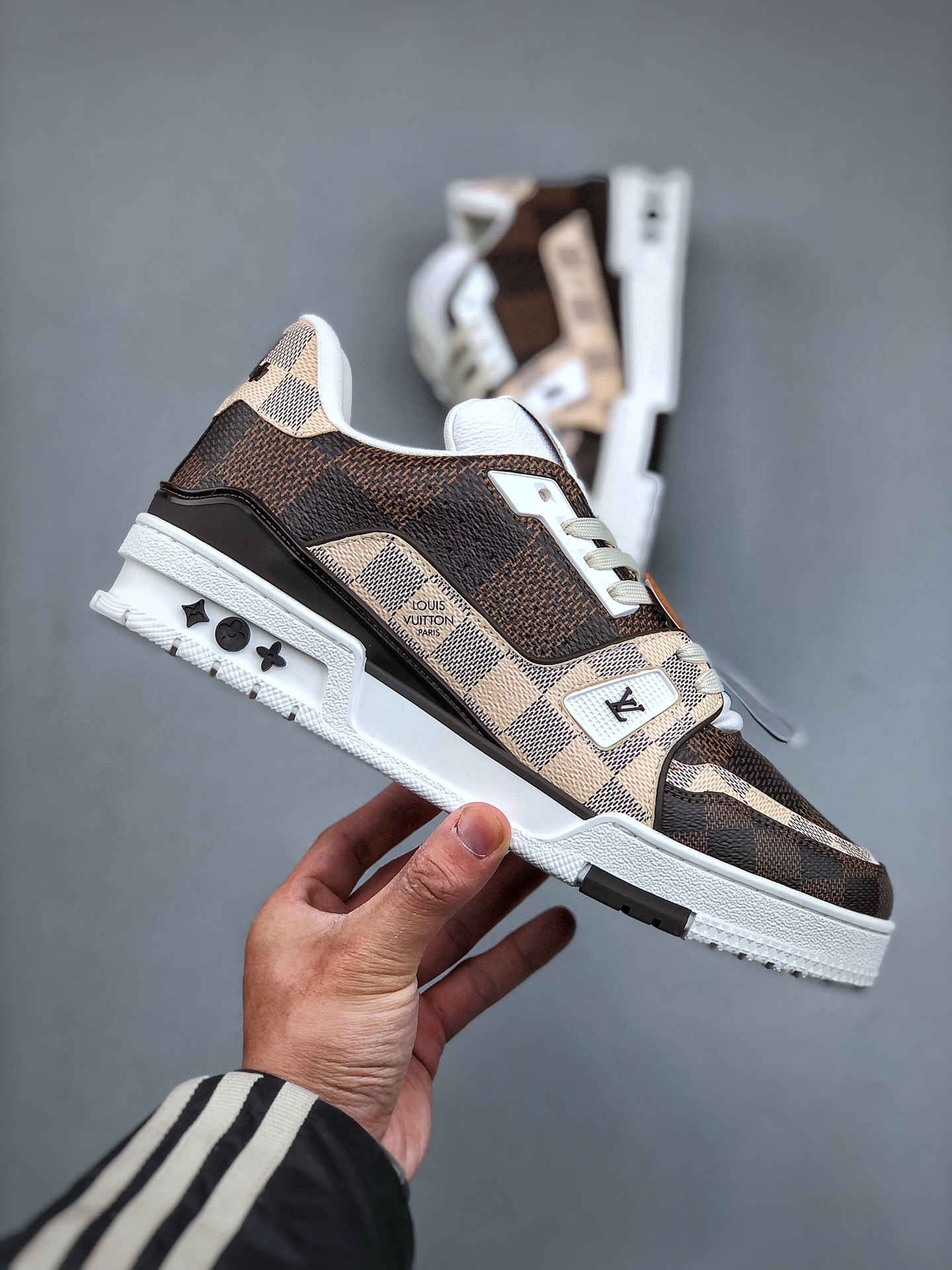 650 Virgil Abloh亲自操刀设计全新LV路易威登Louis Vuitton Trainer Sneaker Low休闲运动文化百搭篮球板鞋