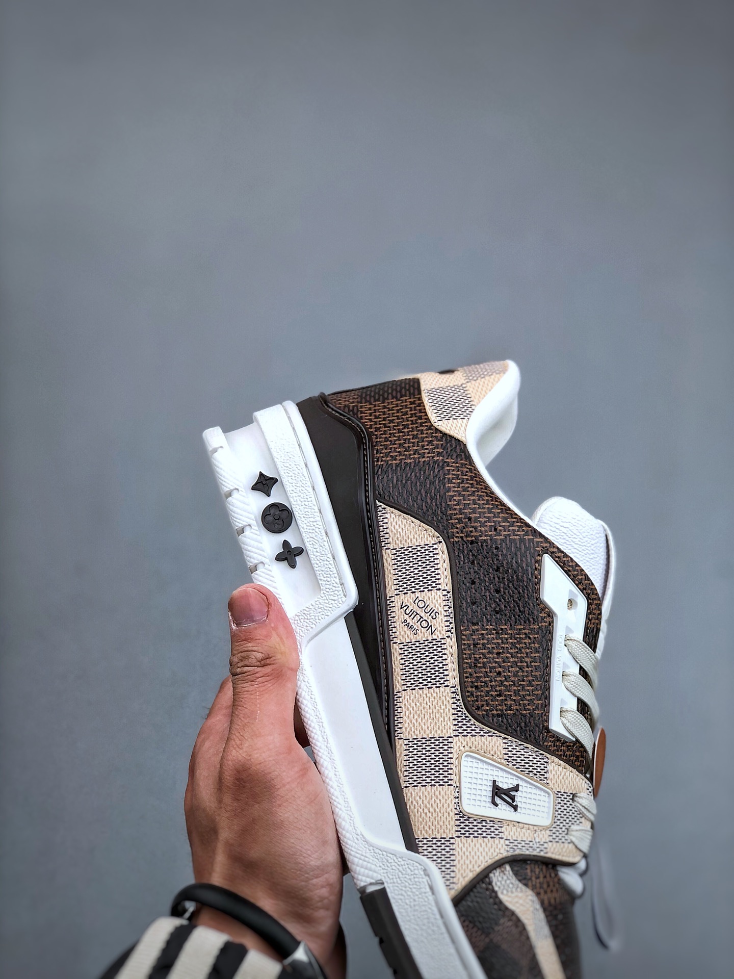 650 Virgil Abloh亲自操刀设计全新LV路易威登Louis Vuitton Trainer Sneaker Low休闲运动文化百搭篮球板鞋