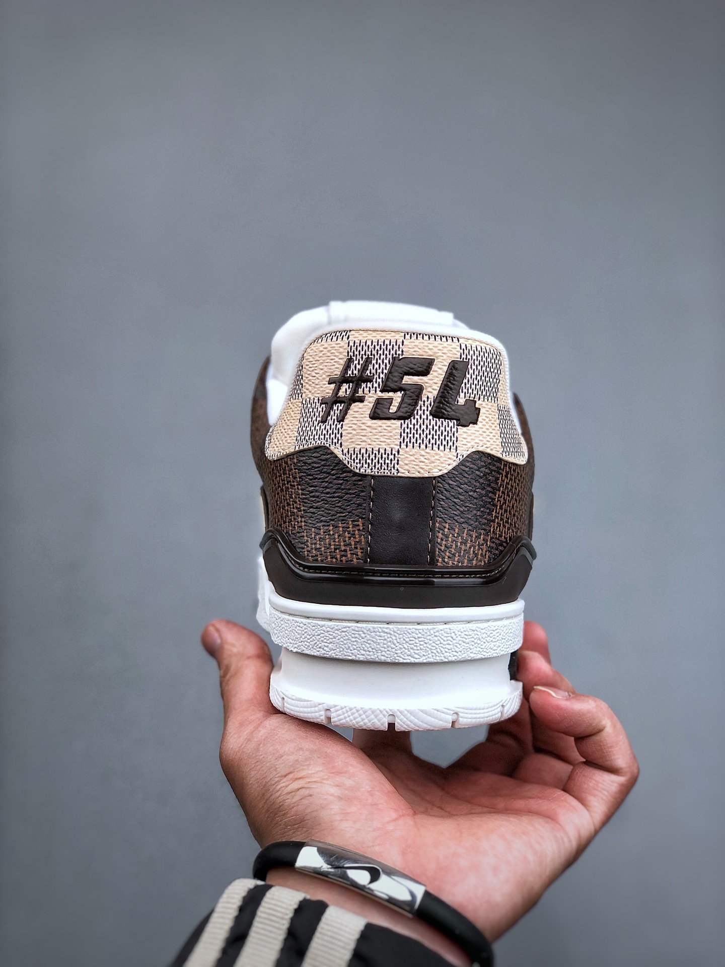650 Virgil Abloh亲自操刀设计全新LV路易威登Louis Vuitton Trainer Sneaker Low休闲运动文化百搭篮球板鞋