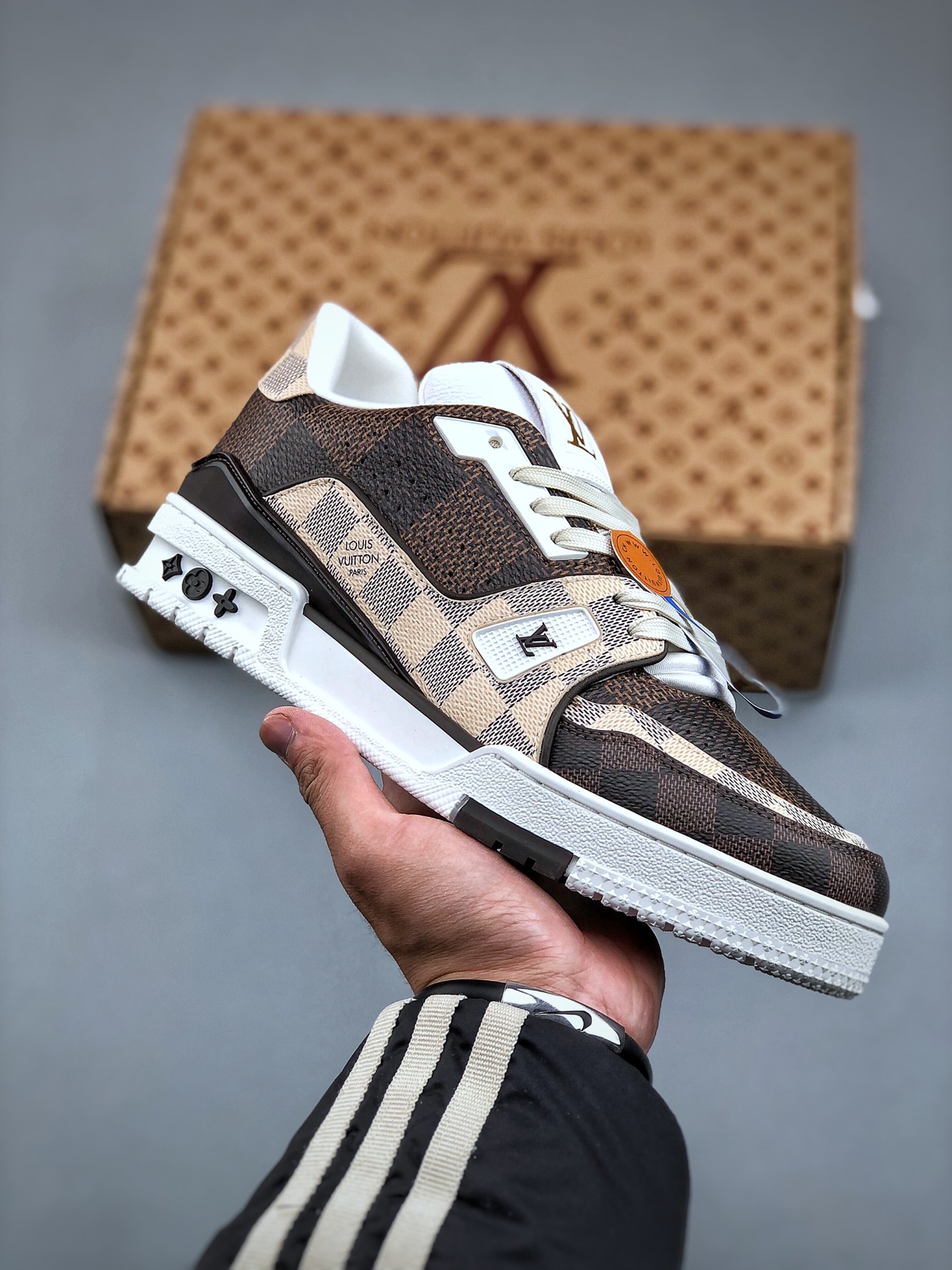 650 Virgil Abloh亲自操刀设计全新LV路易威登Louis Vuitton Trainer Sneaker Low休闲运动文化百搭篮球板鞋