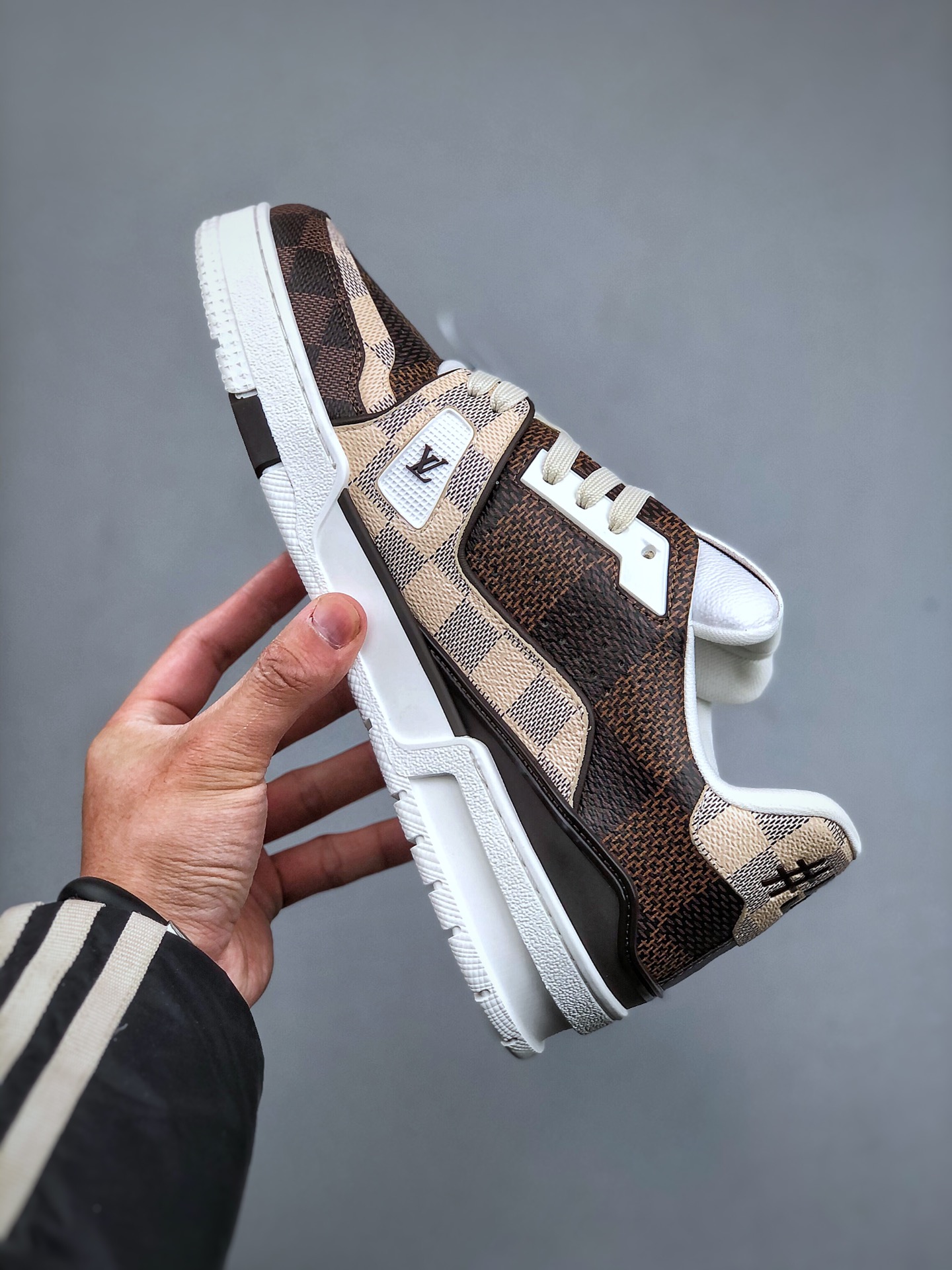 650 Virgil Abloh亲自操刀设计全新LV路易威登Louis Vuitton Trainer Sneaker Low休闲运动文化百搭篮球板鞋