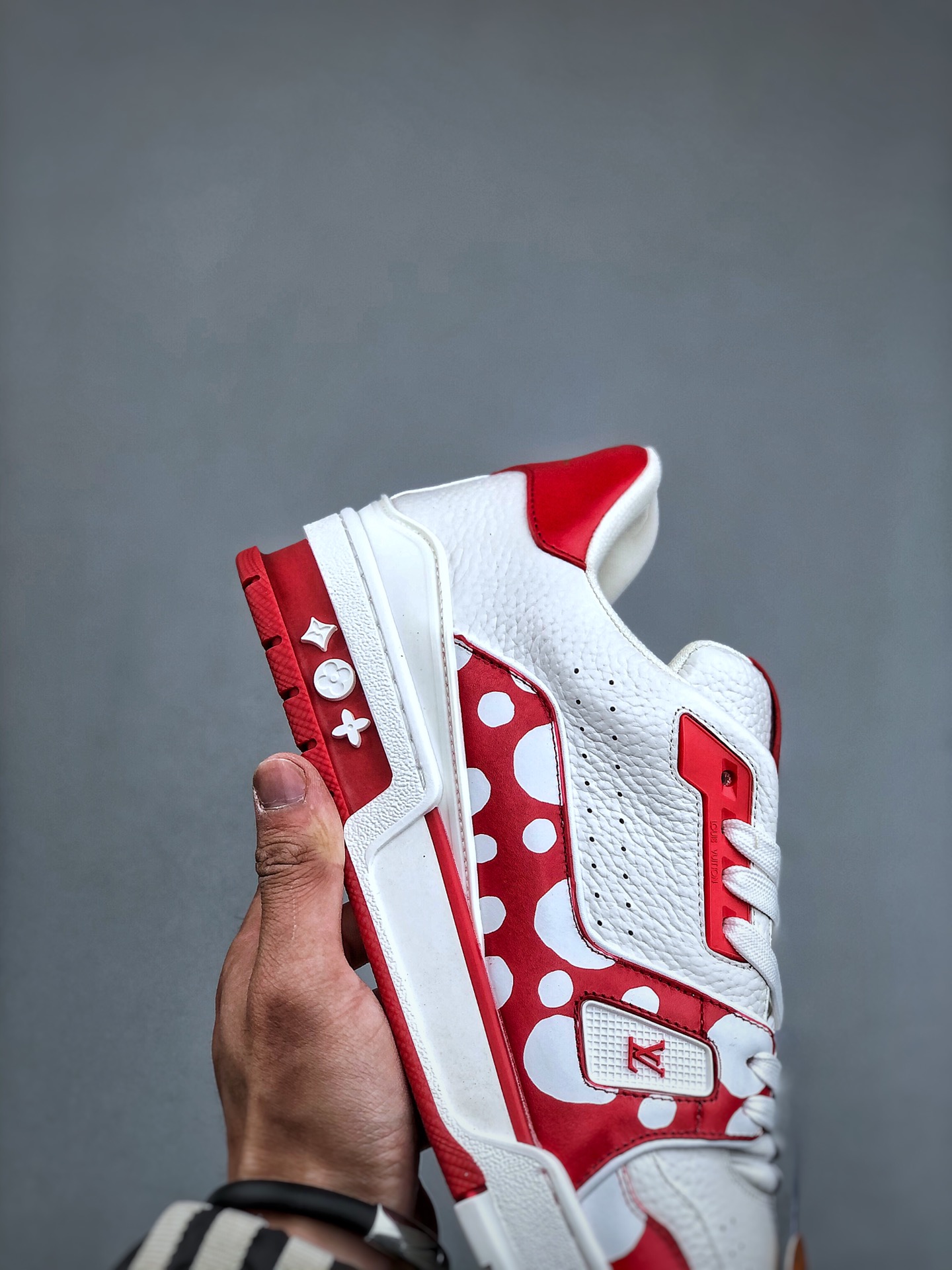650 Virgil Abloh亲自操刀设计全新LV路易威登Louis Vuitton Trainer Sneaker Low休闲运动文化百搭篮球板鞋