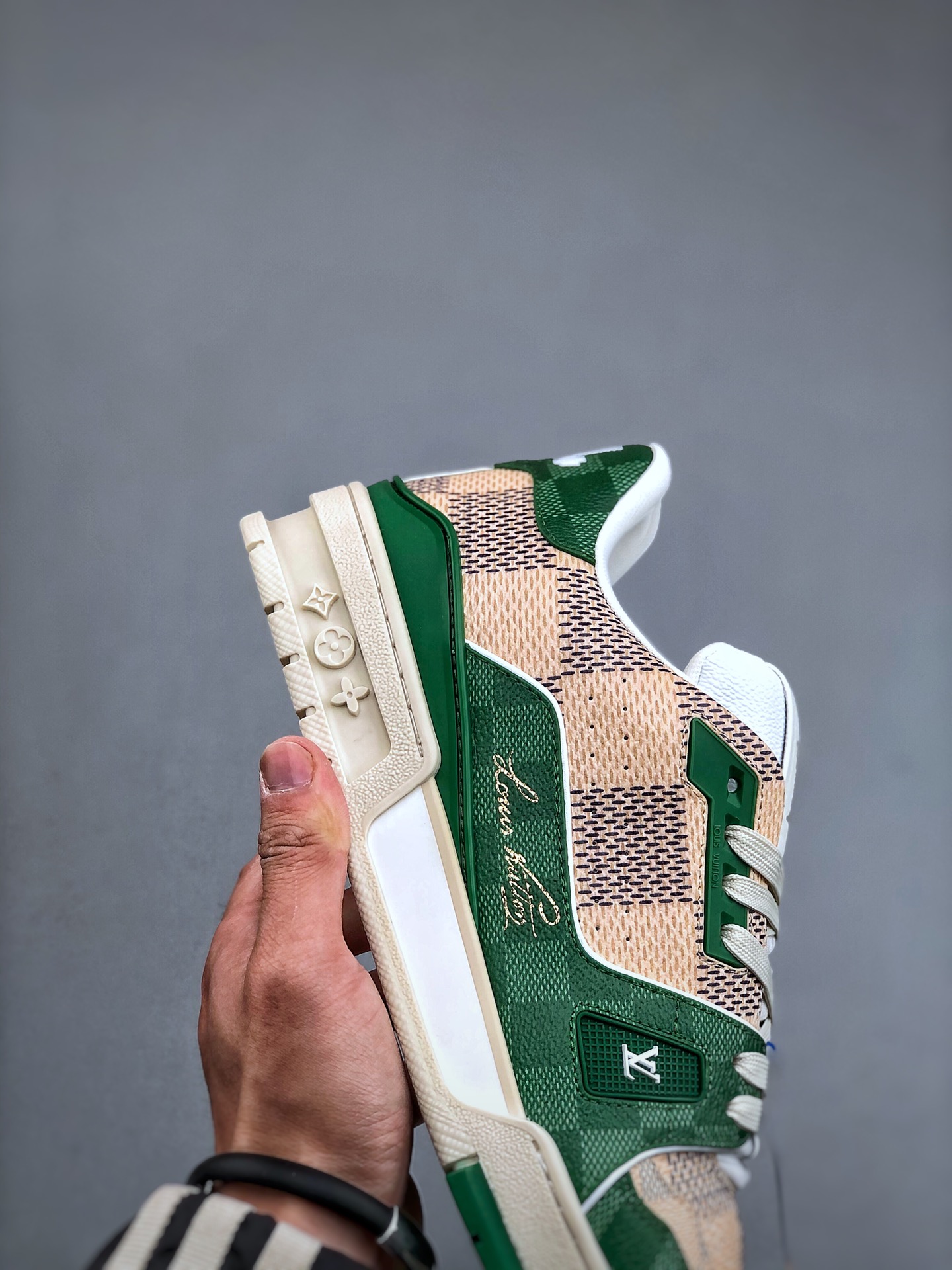 650 Virgil Abloh亲自操刀设计全新LV路易威登Louis Vuitton Trainer Sneaker Low休闲运动文化百搭篮球板鞋