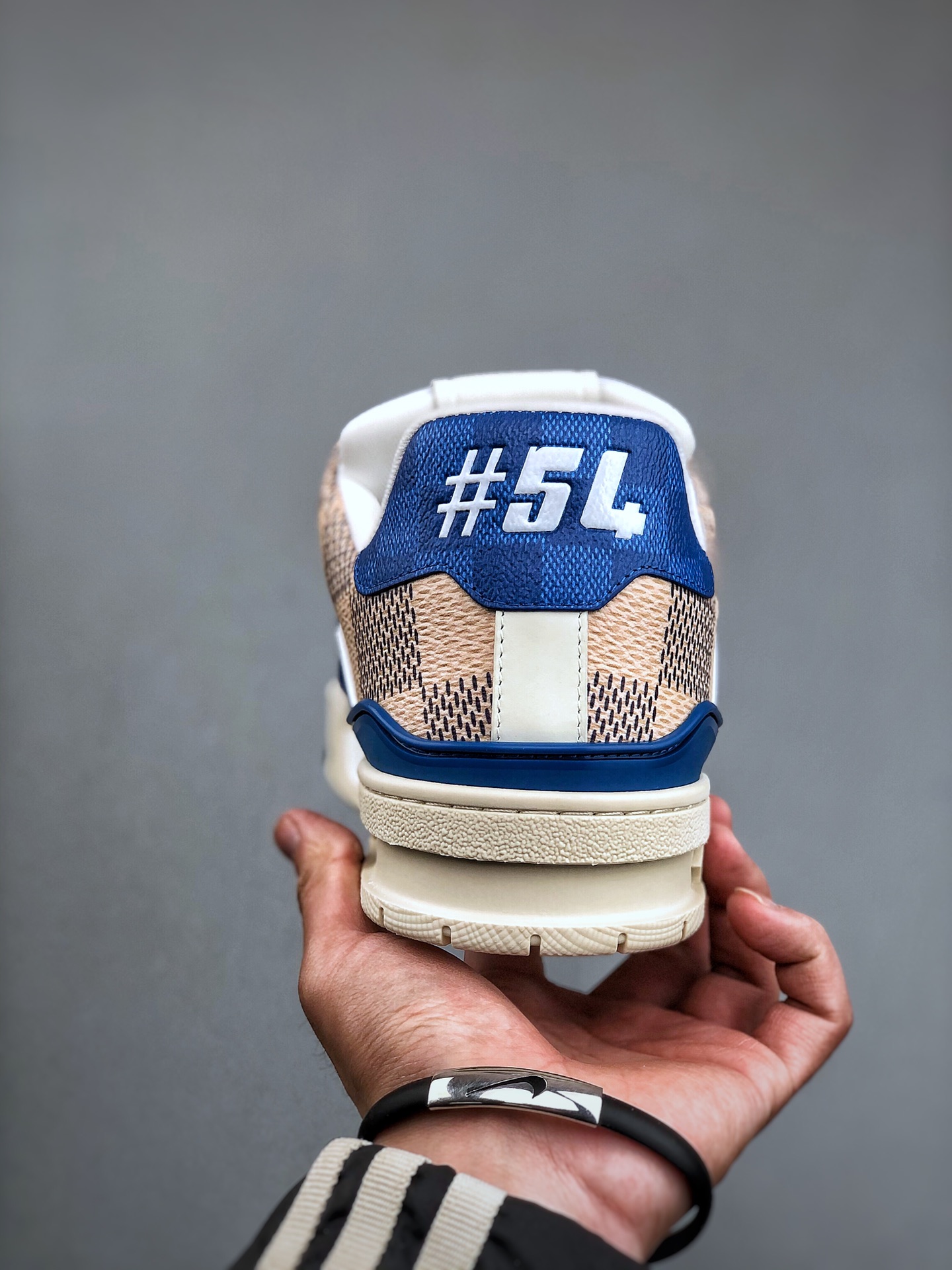 650 Virgil Abloh亲自操刀设计全新LV路易威登Louis Vuitton Trainer Sneaker Low休闲运动文化百搭篮球板鞋