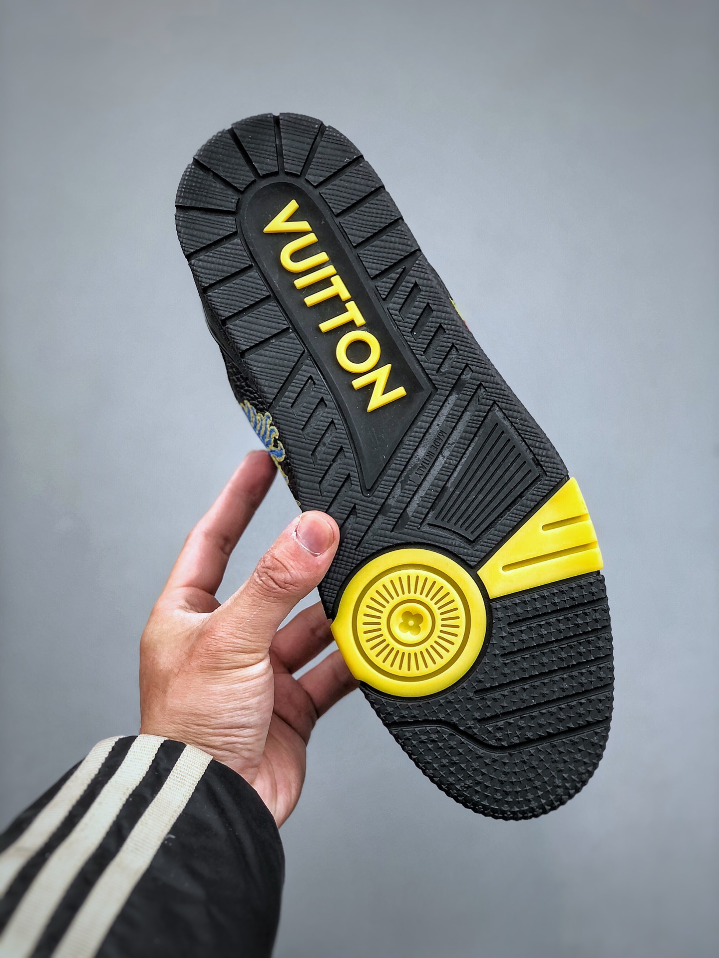 650 Virgil Abloh亲自操刀设计全新LV路易威登Louis Vuitton Trainer Sneaker Low休闲运动文化百搭篮球板鞋