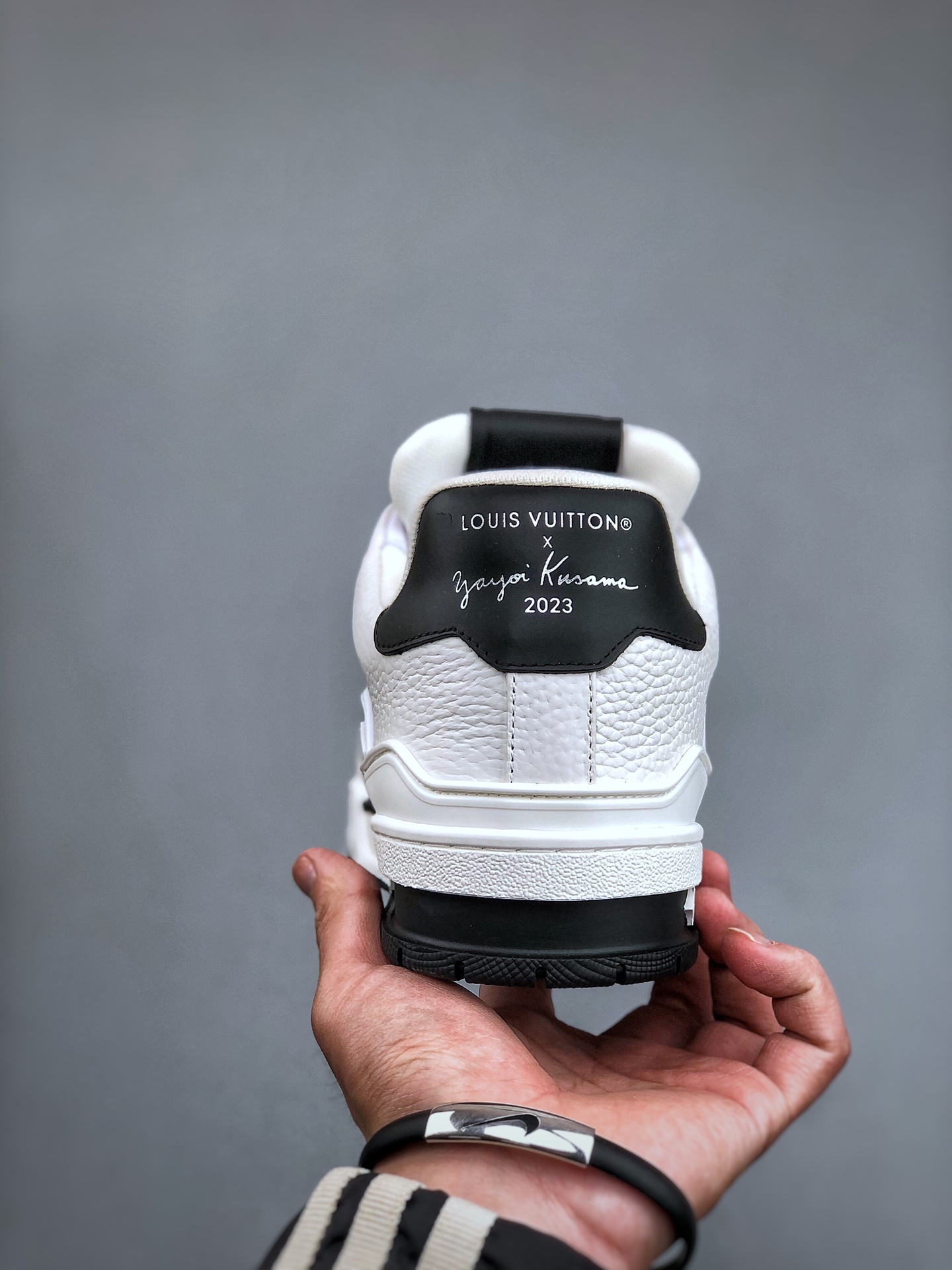 650 Louis Vuitton Trainer Sneaker Low休闲运动文化百搭篮球板鞋 3D白黑点