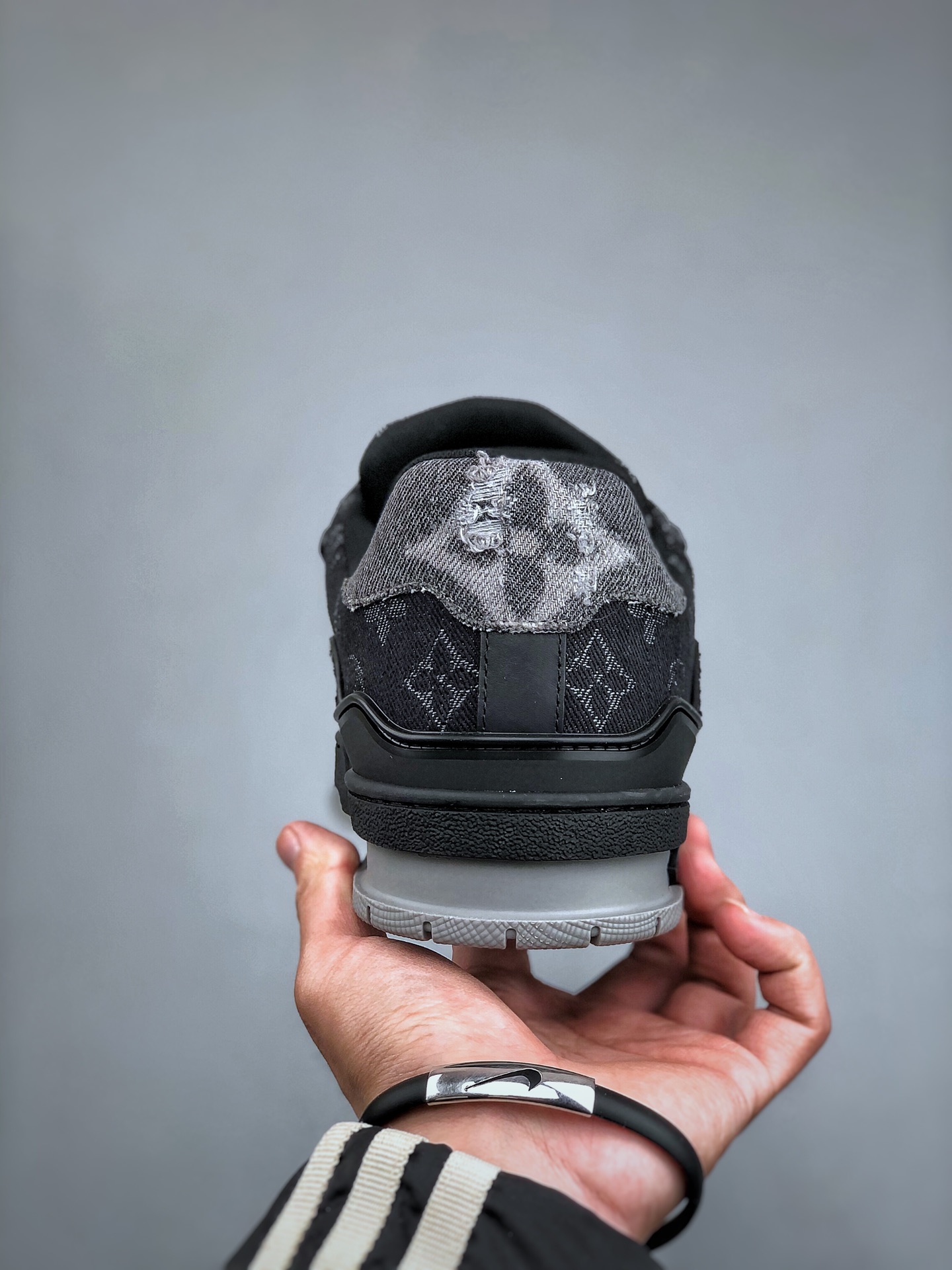 650 路易威登Louis Vuitton Trainer Sneaker Low休闲运动文化百搭篮球板鞋  牛仔黑色
