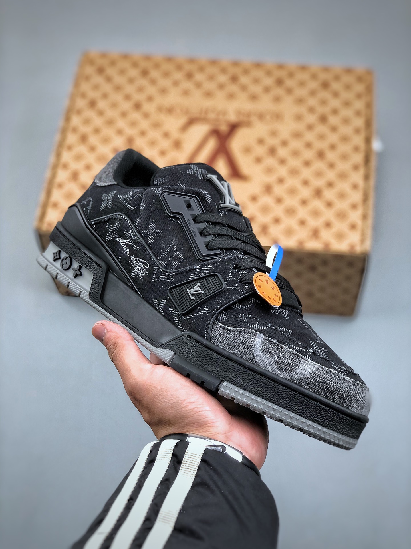 650 路易威登Louis Vuitton Trainer Sneaker Low休闲运动文化百搭篮球板鞋  牛仔黑色