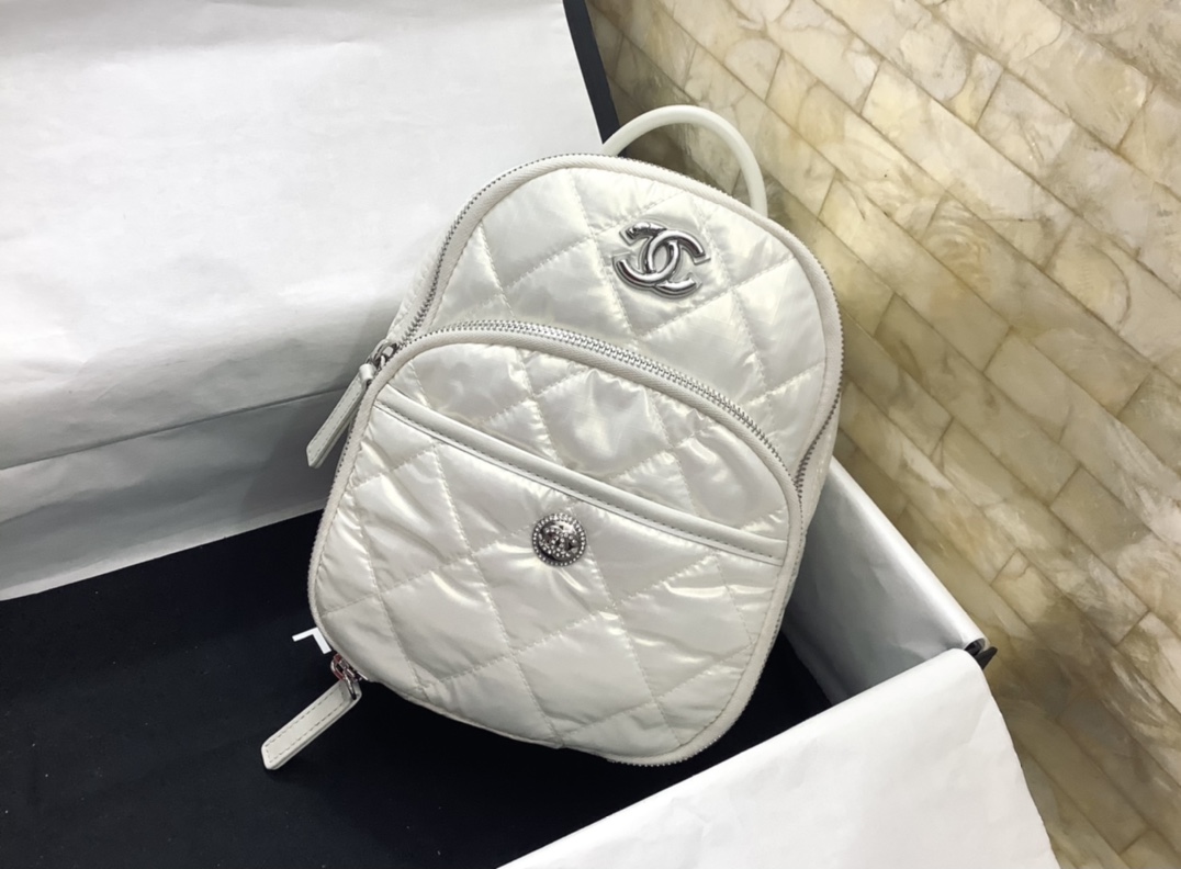 NO:175395,Spot Ohanel 24n latest nylon ski series small backpack practical and convenient AS4366 size 22*18*10, CHANEL, chanel, backpacks19860909现货 现货 Ohanel 24n最新尼龙材滑雪系列小背包 实用又方便 AS4366尺寸22*18*10,CHANEL,chanel,backpacks,Bag