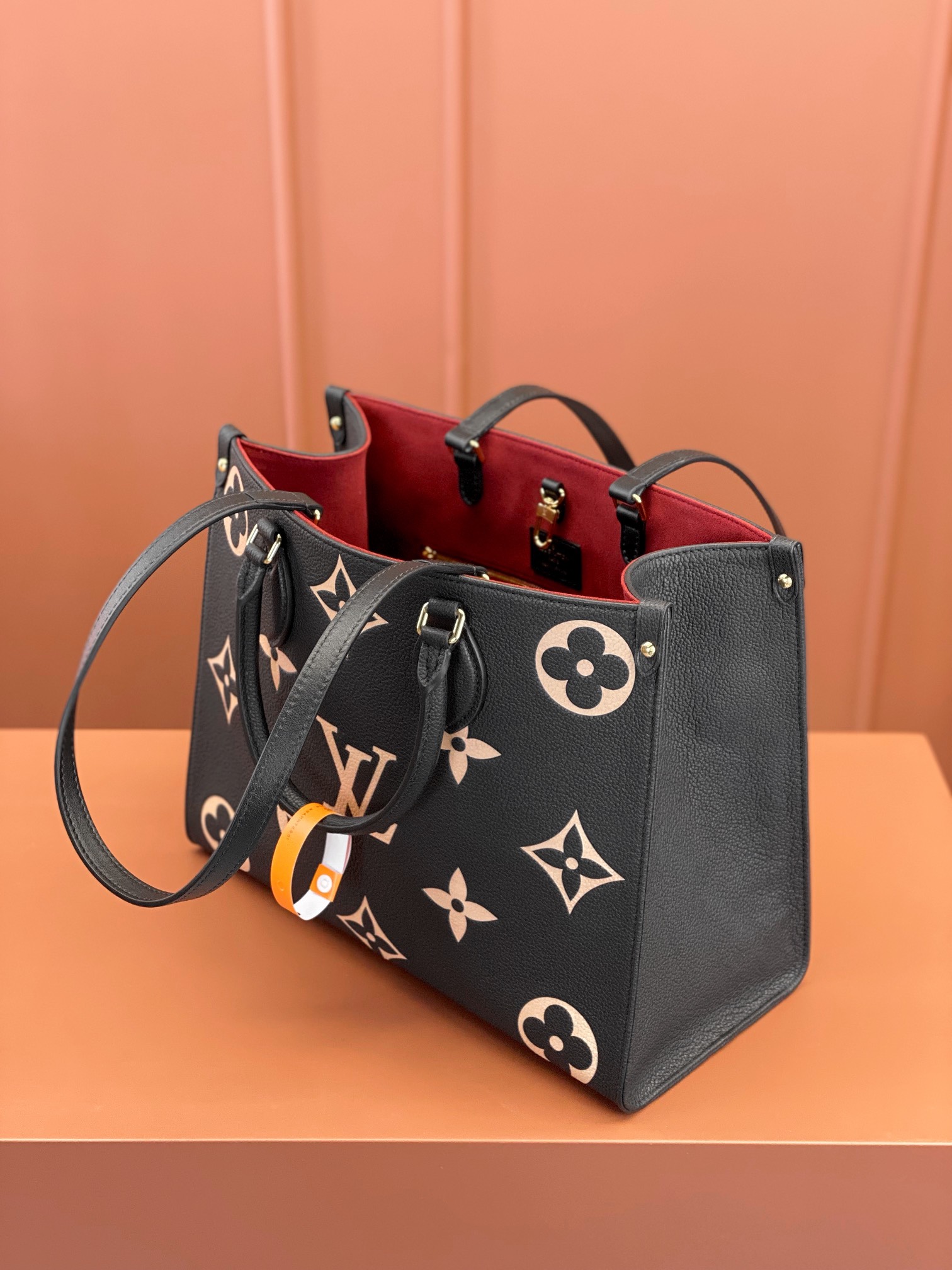 特级MB芯片版原厂皮ONTHEGO中号手袋型号M45495黑色材料A级全钢五金进口原厂面料包装全套原厂免