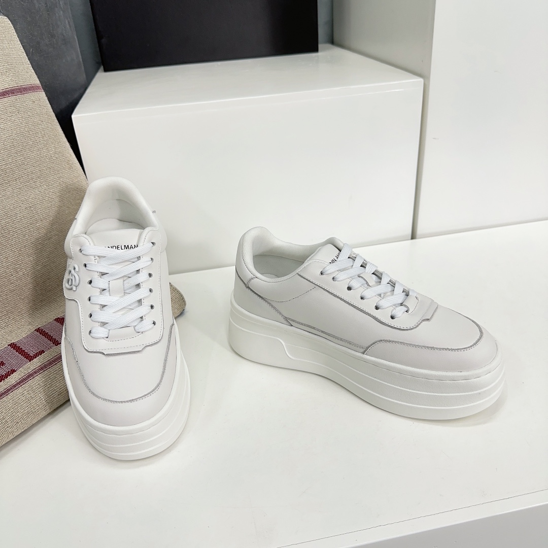 “Zenium Shoes: High-Quality, Abstract Design for 24th Spring/Summer Collection”