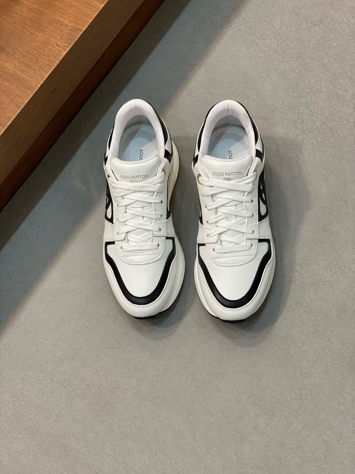 NO:216747,Brand LOUIS VUITTON original color matching code number 35-45 standard code price material new Louis Vuitton casual shoes!  Original single-quality Labon craft upper is made of soft cowhide splicing, mesh inner lining style, simple and atmospheric original outsole, Louis Vuitton, louis vuitton, louis vuitton, cowhide19860909品牌LOUIS VUITTON 颜色原版配色 码数35-45标准码 价格 材质路易威登新款 休闲鞋！原单品质拉邦工艺鞋面采用柔软牛皮拼接 网布内里版型时尚 简单大气原版大底,路易威登,louis vuitton,louis vuitton,cowhide,Men's shoes