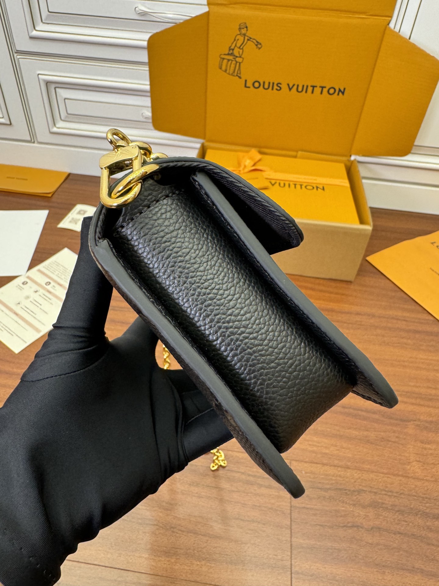独家首发型号特正版M82637品质全面再次升级专柜同步电子芯片内码新礼盒礼品袋保护纸铜版电子标签合格证皮
