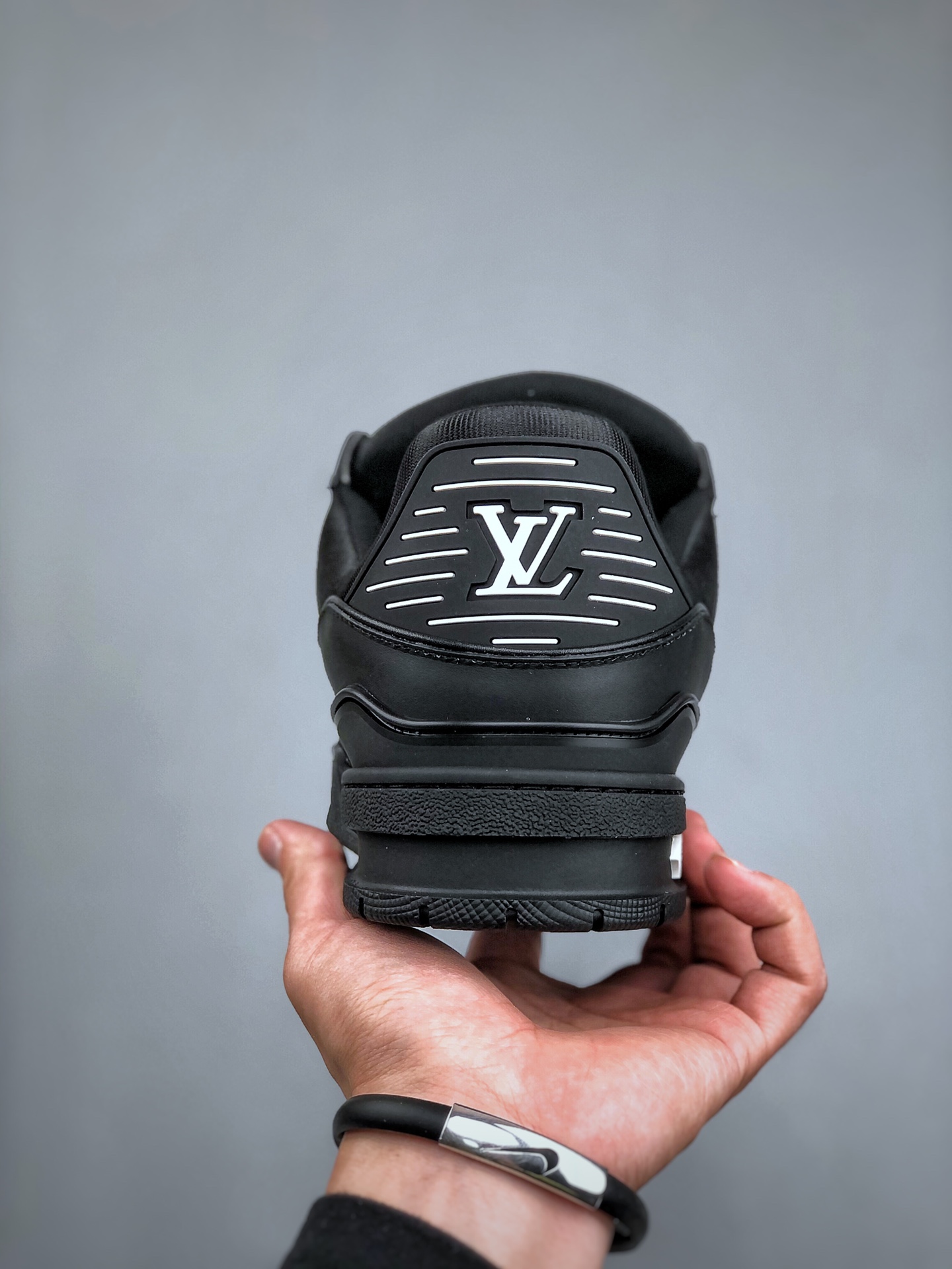 LV路易威登Louis Vuitton Trainer Sneaker Low休闲运动文化百搭篮球板鞋 黑皮压花