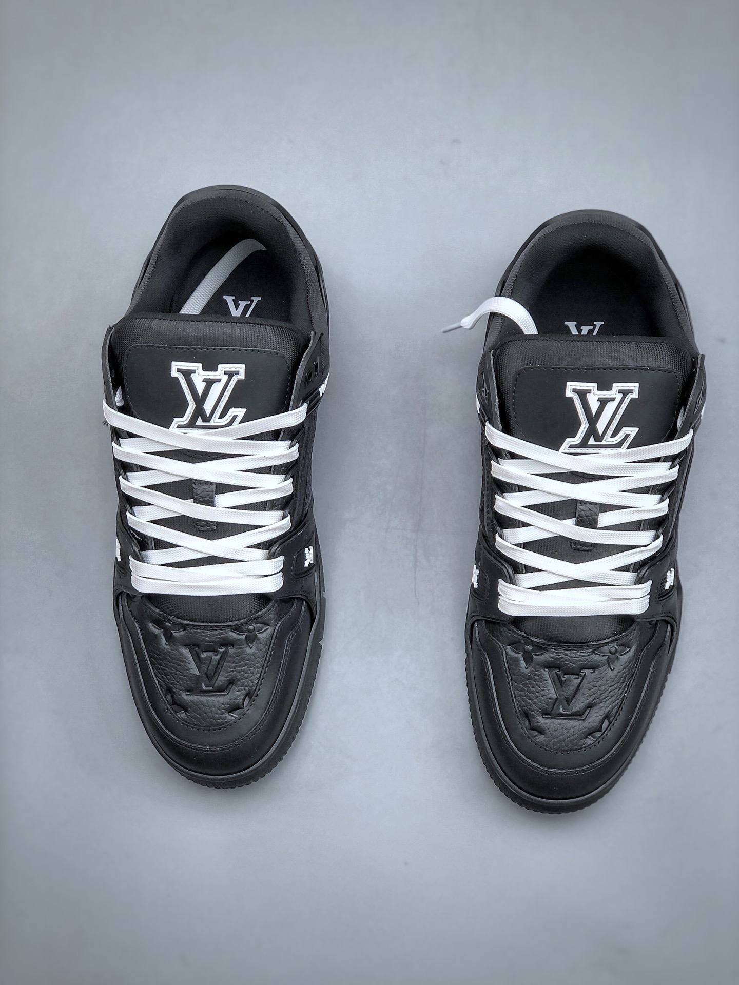 LV路易威登Louis Vuitton Trainer Sneaker Low休闲运动文化百搭篮球板鞋 黑皮压花