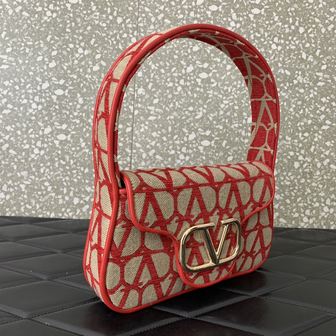 24New Valentino VALENTINO New V logo printed goatskin handbag, this handbag is designed with a flap and metal VLogo Signature handle