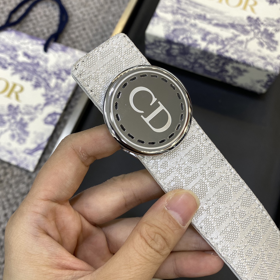 迪奥DIOR新款精钢五金宽3.5CM原单进口头层牛皮配经典字母布.搭配原单钌钯电镀CD扣手感.油边近乎完