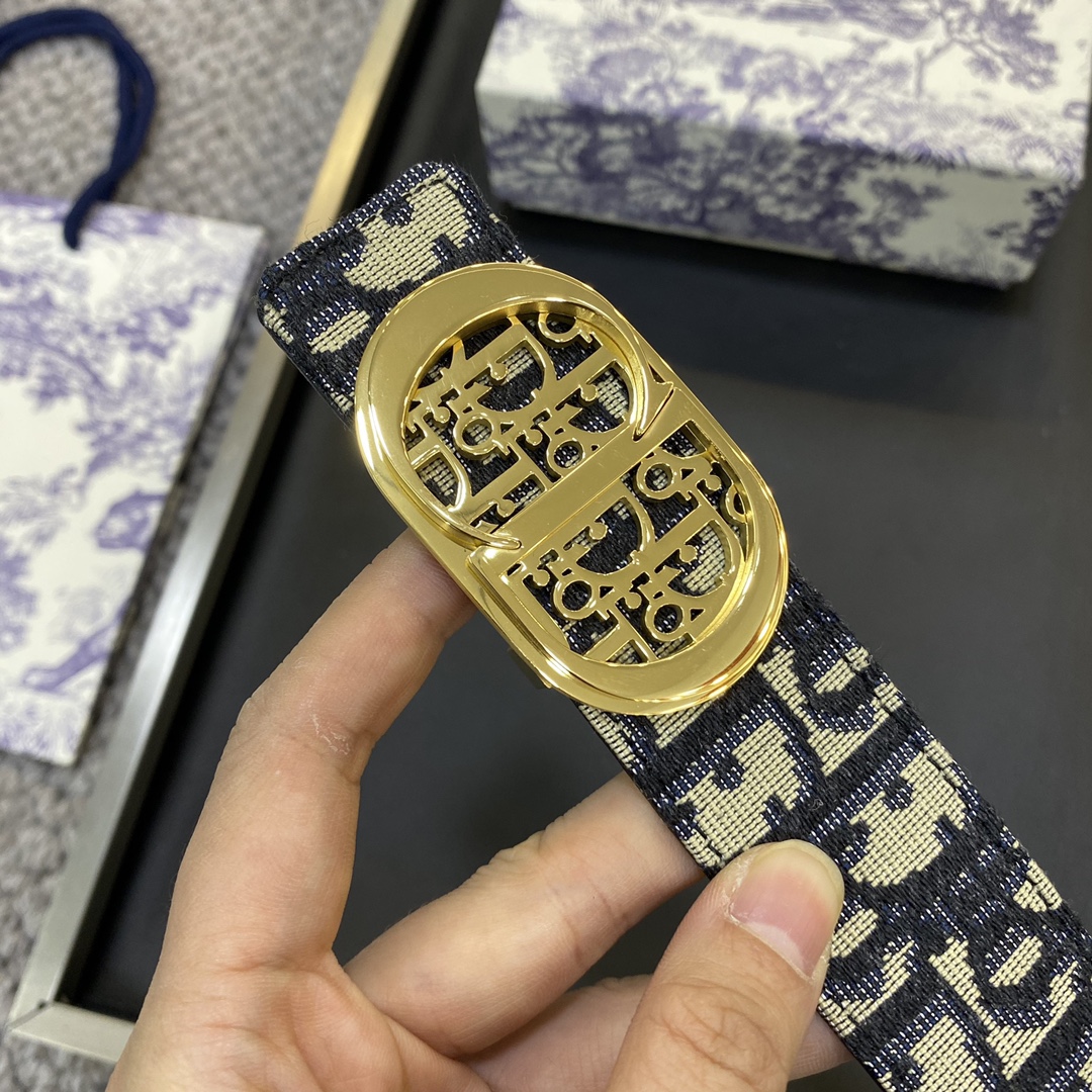 迪奥DIOR新款精钢五金宽3.5CM原单进口头层牛皮配经典字母布.搭配原单钌钯电镀CD扣手感.油边近乎完