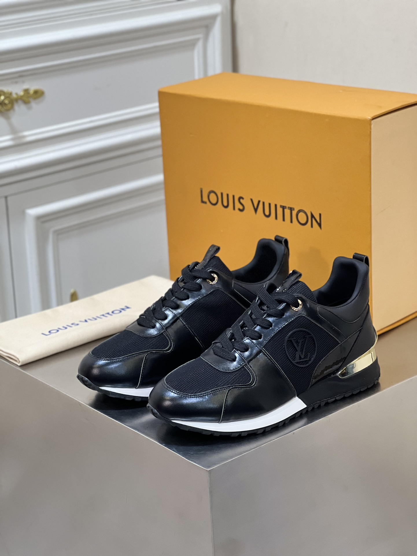 Louis Vuitton Shoes Sneakers Unisex Cowhide Casual