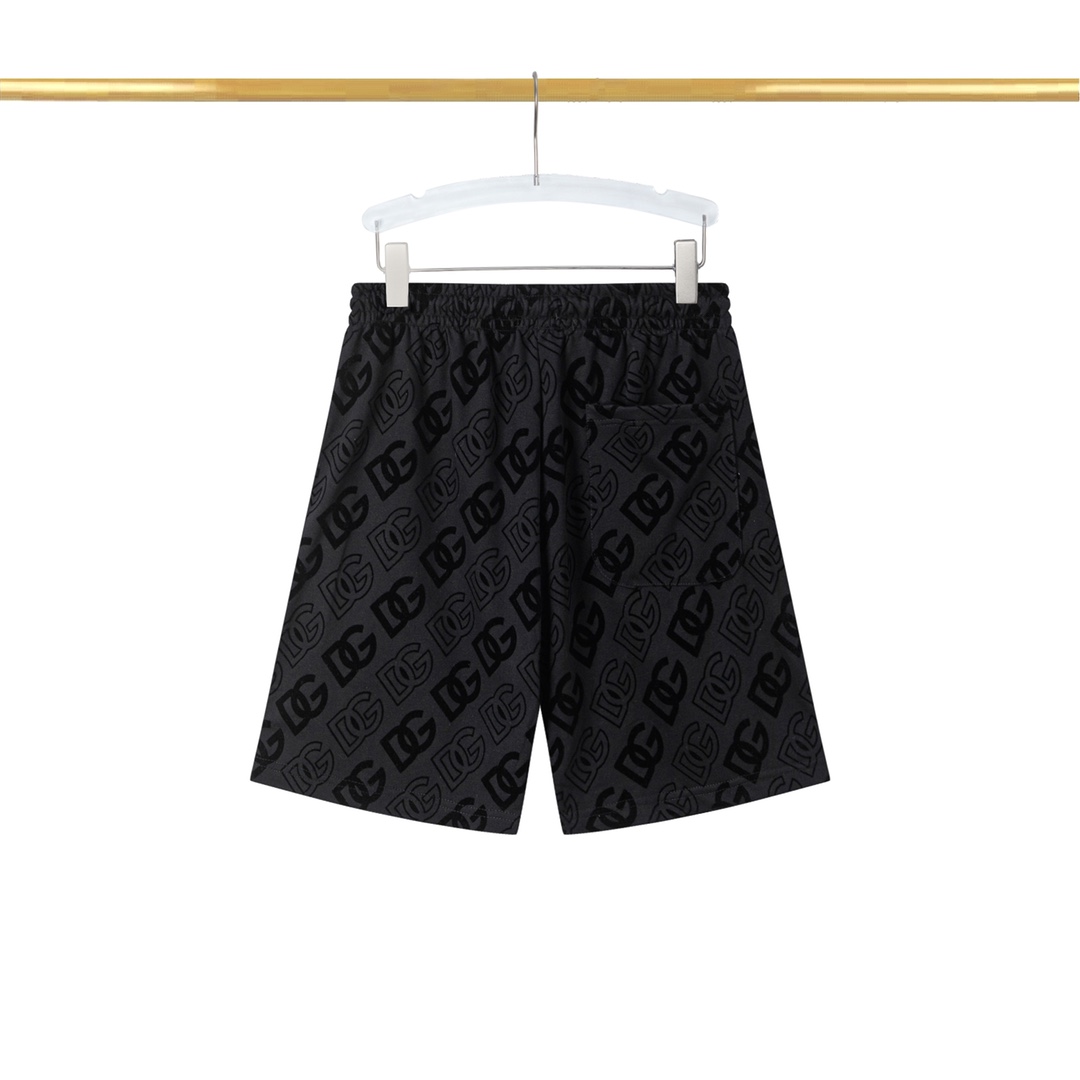 LC T09: Black and White Sports Shorts with Unique Pocket Design - 图片 9