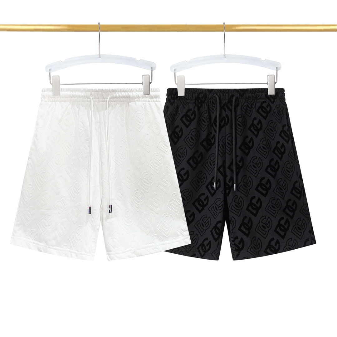 LC T09: Black and White Sports Shorts with Unique Pocket Design - 图片 1