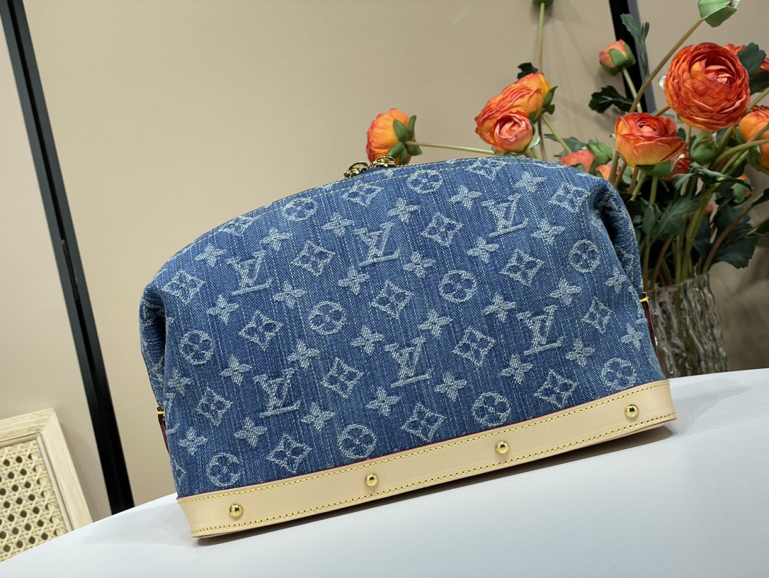 Louis Vuitton Year-end denim benefits are officially on sale