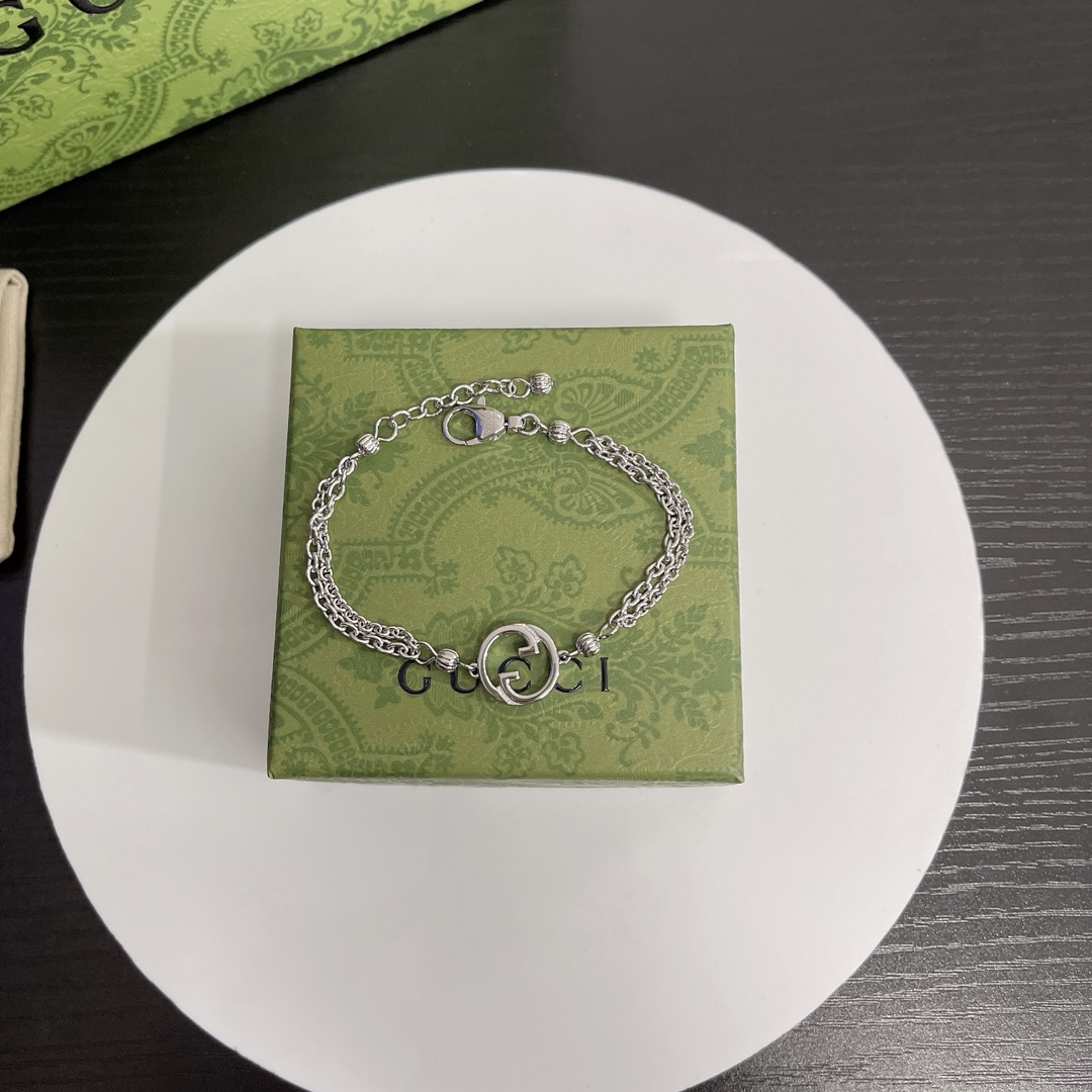 NO:111133,New Gucci counter hits, direct sales price of manufacturers, original one to one replica, silver craftsmanship Gucci bracelet, jewelry boutique, gucci, bracelet19860909新款 古驰专柜爆款 厂家直销价 原版一比一复刻 工艺银色 古 驰手链,饰品精品,gucci,bracelet,Jewelry