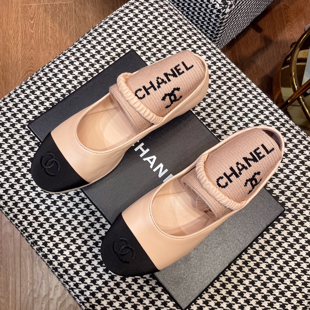 NO:225116,Chane*The latest internet celebrity Chanel fashion show style... (with socks) ★ Original Paris purchase mold opening, top-level details are magnified and compared at will. Xiaoxiangfeng's position in the fashion circle is becoming more and more stable, making the entire Xiaohongshu, making the homepage of various ins bloggers, super Nice, various materials, sheepskin, genuine leather soles, Size35~40, full set of original counter packaging, ballet shoes, chanel, chanel, sheepskin, Leather soles19860909Chane*最新网红香奈儿时尚走秀款...（配袜套） ★ 原版巴黎购入开模,顶级级别细节随意放大对比 小香风在时尚圈地位越来越稳固,爆整个小红书,刷爆各ins博主小姐姐的主页,超级Nice 多种材质面料内里羊皮,真皮大底, Size35～40 原版专柜全套包装,芭蕾舞鞋,chanel,chanel,sheepskin,Leather soles,Women's Shoes