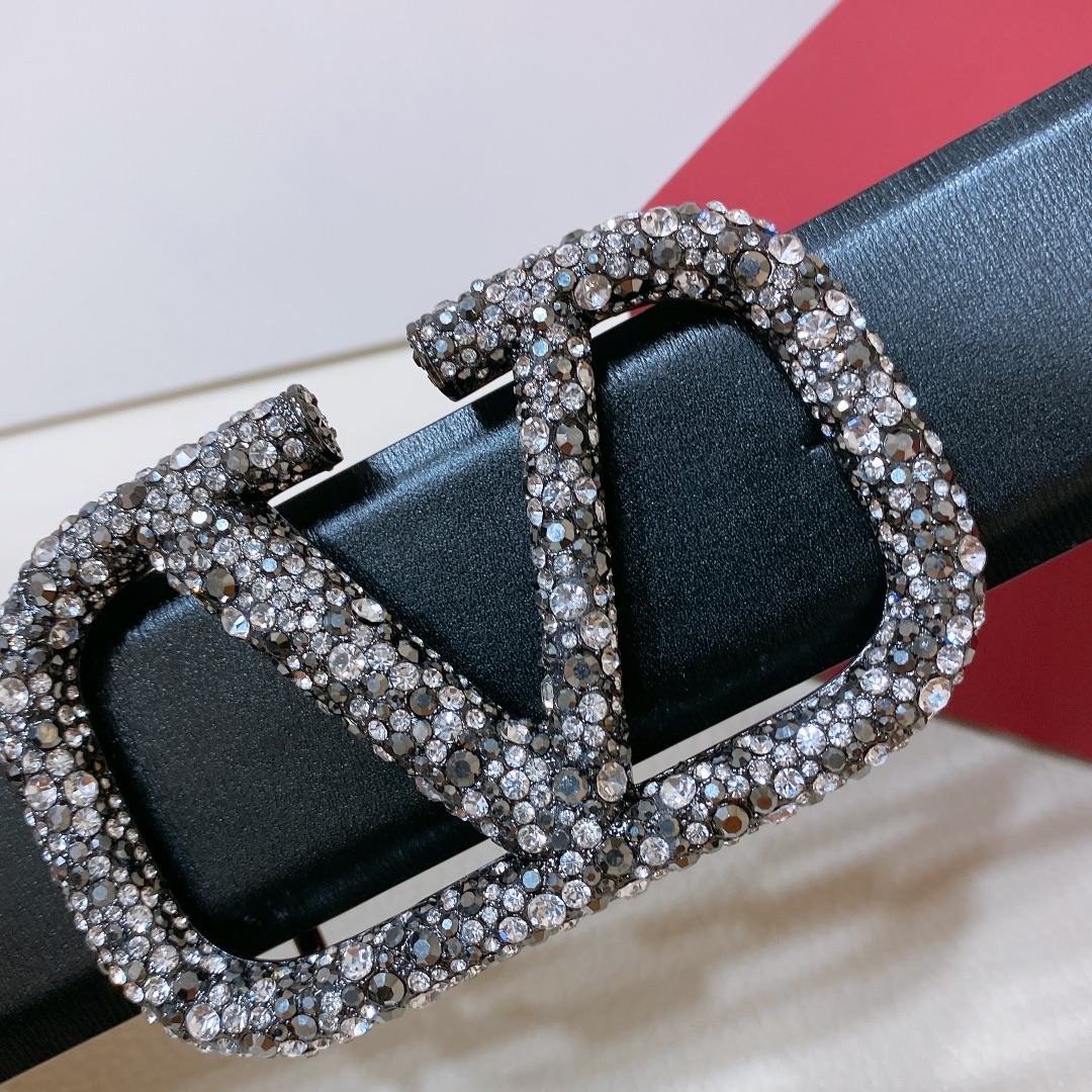 Valentino Garavani VLogo Belt: High-Quality Purchase for Ms. Valentino - 图片 2
