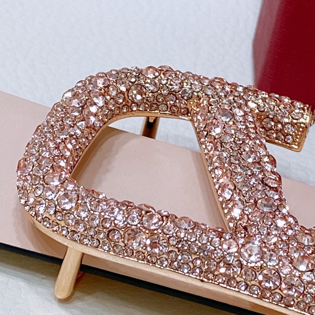 Valentino Garavani VLOGO Signature Calf Skin Belt Purchase Guide - 图片 4