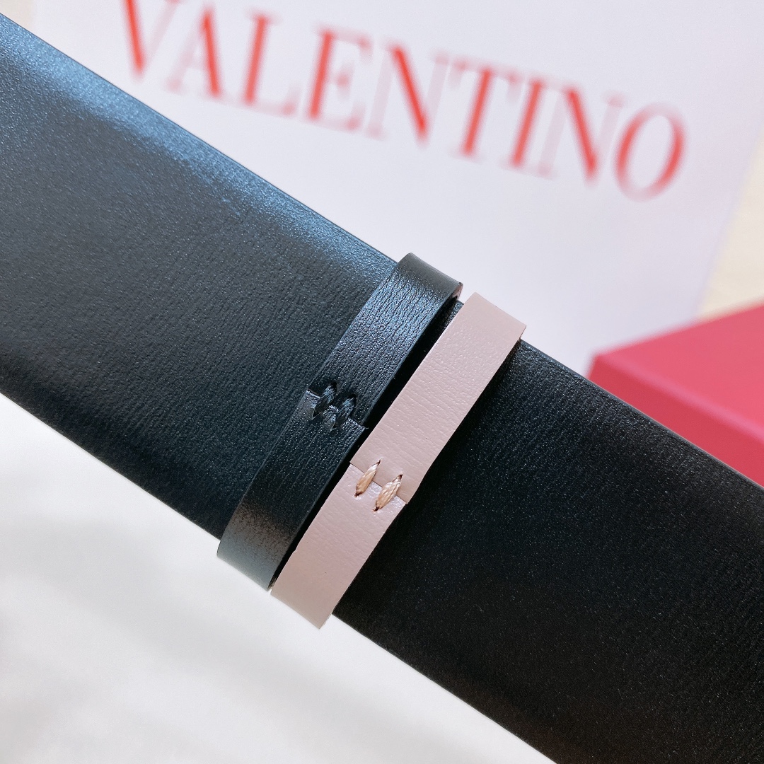Valentino Garavani VLOGO Signature Calfskin Belt Purchase Guide - 图片 7