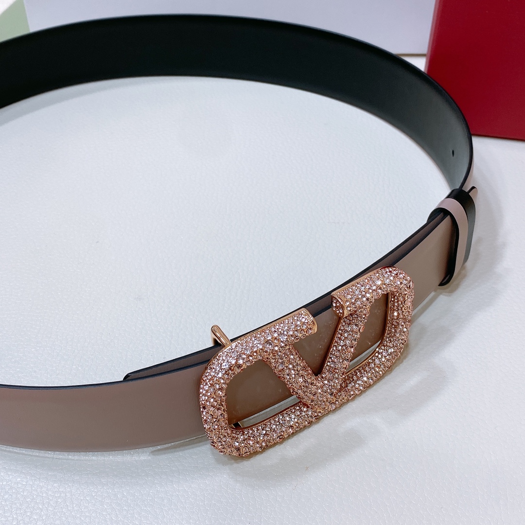 Valentino Garavani VLOGO Signature Calfskin Belt Purchase Guide - 图片 9