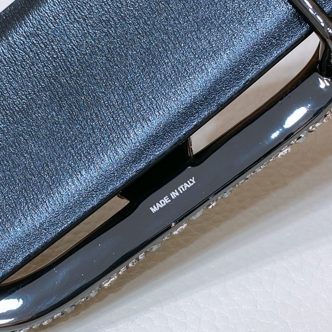 Valentino Garavani VLOGO Signature Calfskin Belt Purchase Guide - 图片 6
