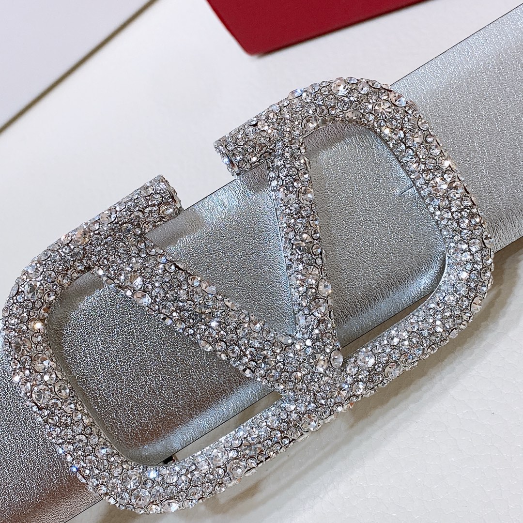 “Valentino Garavani VLogo Belt: High-Grade Purchase for Ms. Valentino” - 图片 2
