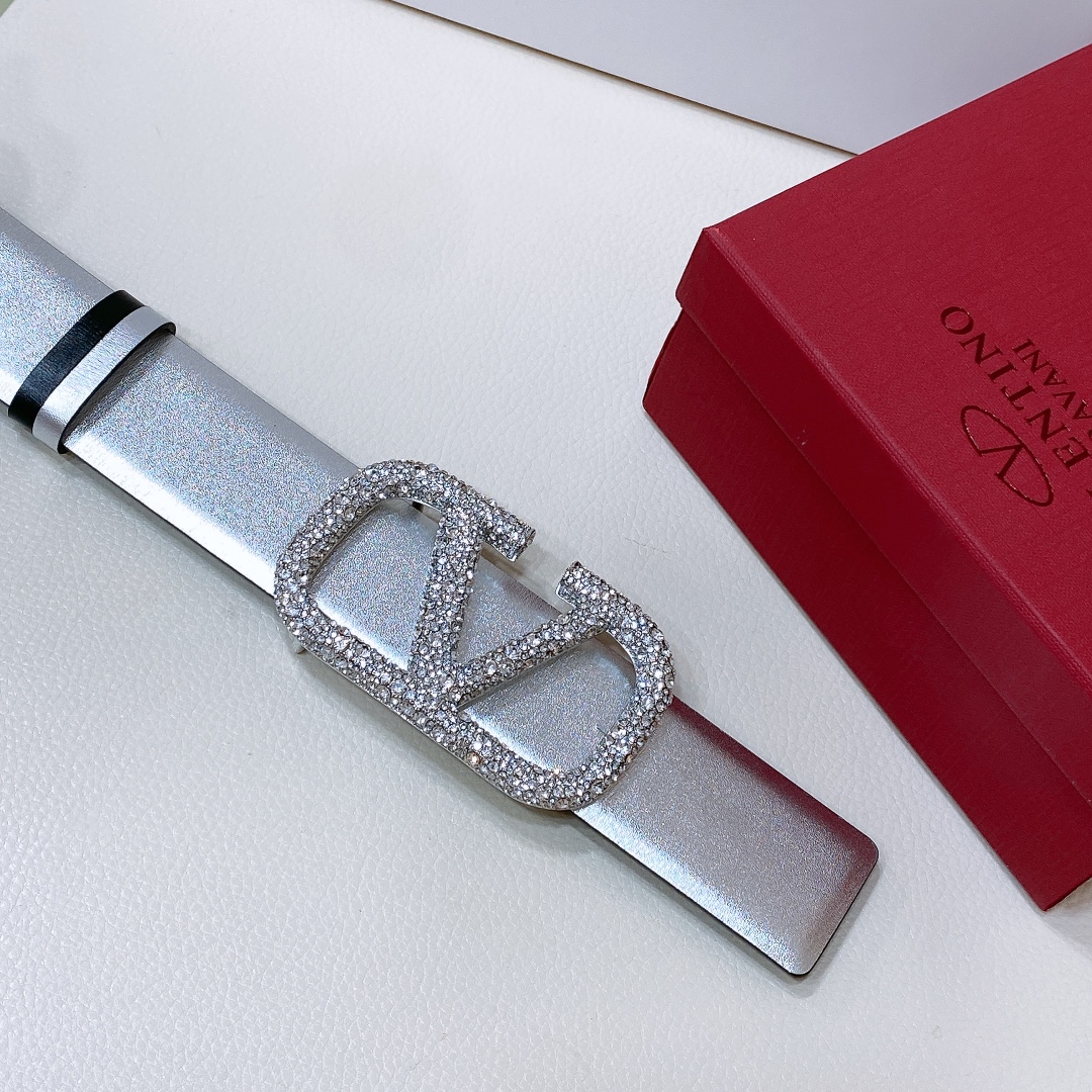 “Valentino Garavani VLogo Belt: High-Grade Purchase for Ms. Valentino” - 图片 5