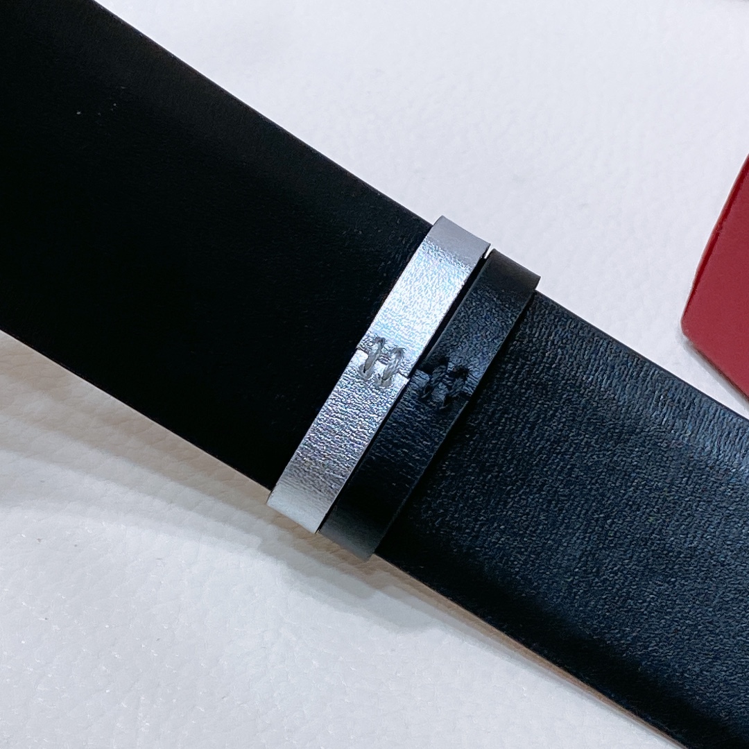 “Valentino Garavani VLogo Belt: High-Grade Purchase for Ms. Valentino” - 图片 8