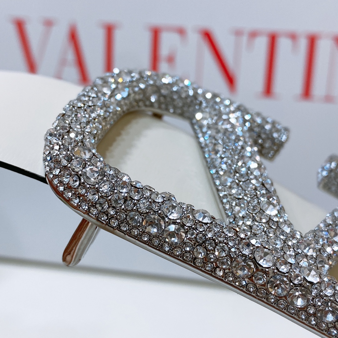 Valentino Garavani VLogo Belt: Bright Calf Skin, 4.0 cm Width, Trusted Signature Design - 图片 5