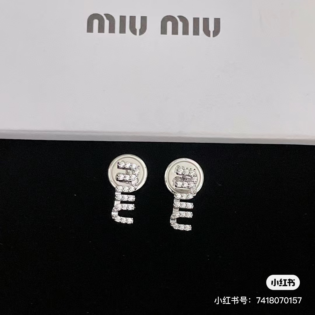 NO:102033,【New Product Shipping】Miumiu Classic Earrings   Original Earplugs,Miumiu,miumiu19860909【新品出货】miumiu经典款耳钉 原版耳塞,Miumiu,miumiu,Jewelry