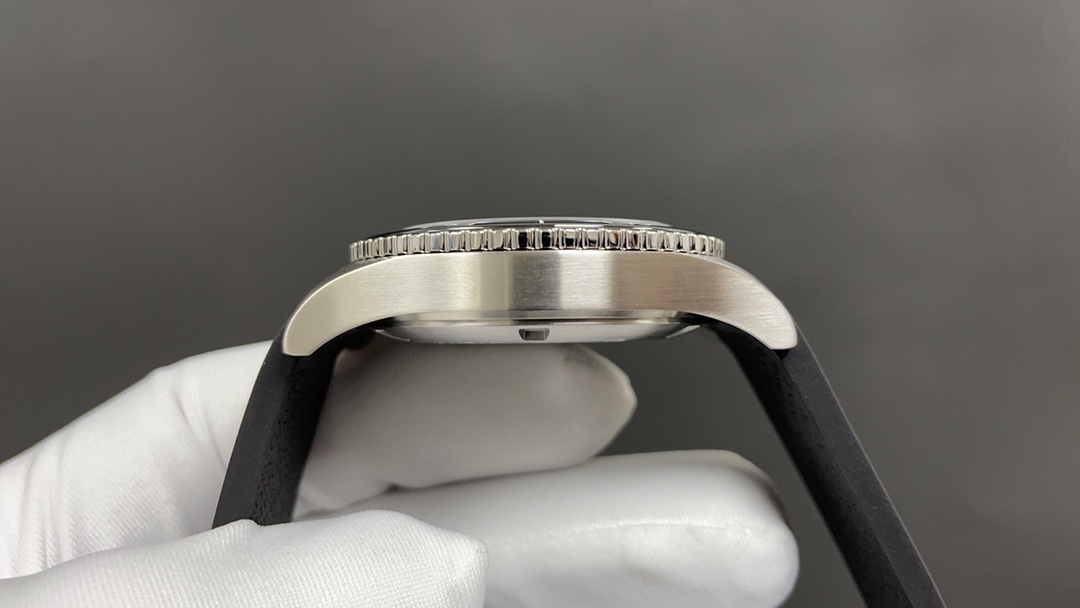 Longines 今日推荐 康卡斯 白壳黑面 41mm 2824机