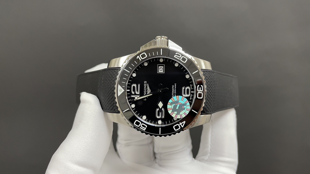 Longines 今日推荐 康卡斯 白壳黑面 41mm 2824机
