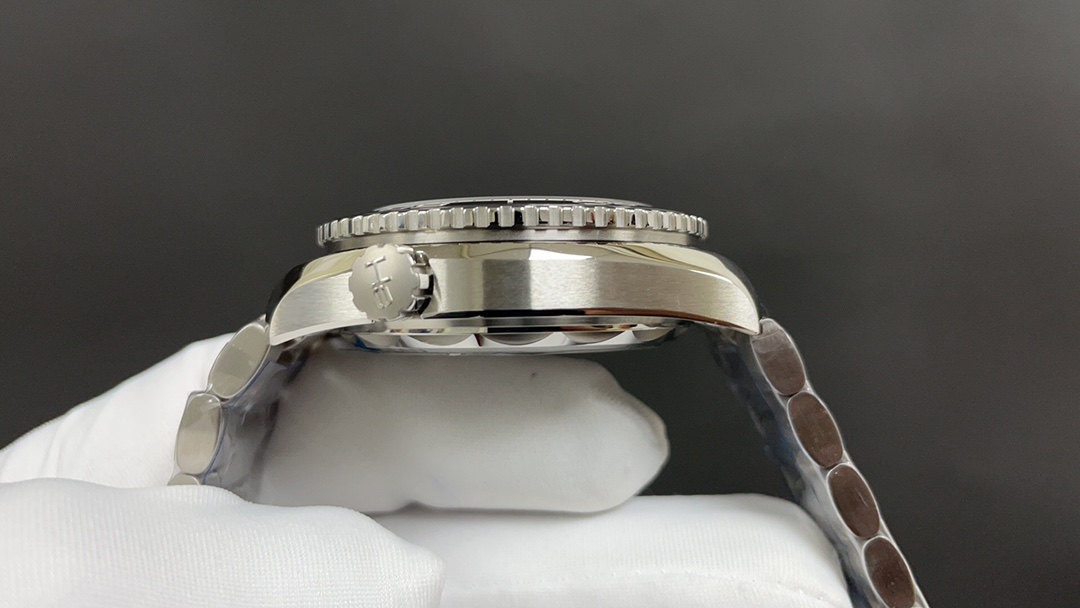 Omega 今日推荐 四分之一橙 43.5mm 8900机