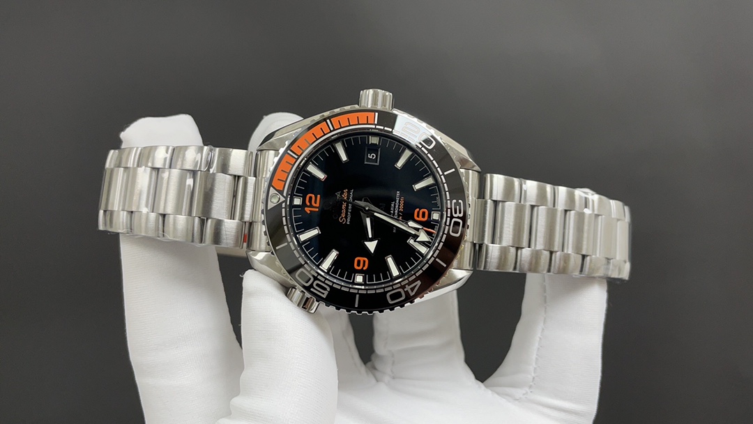 Omega 今日推荐 四分之一橙 43.5mm 8900机