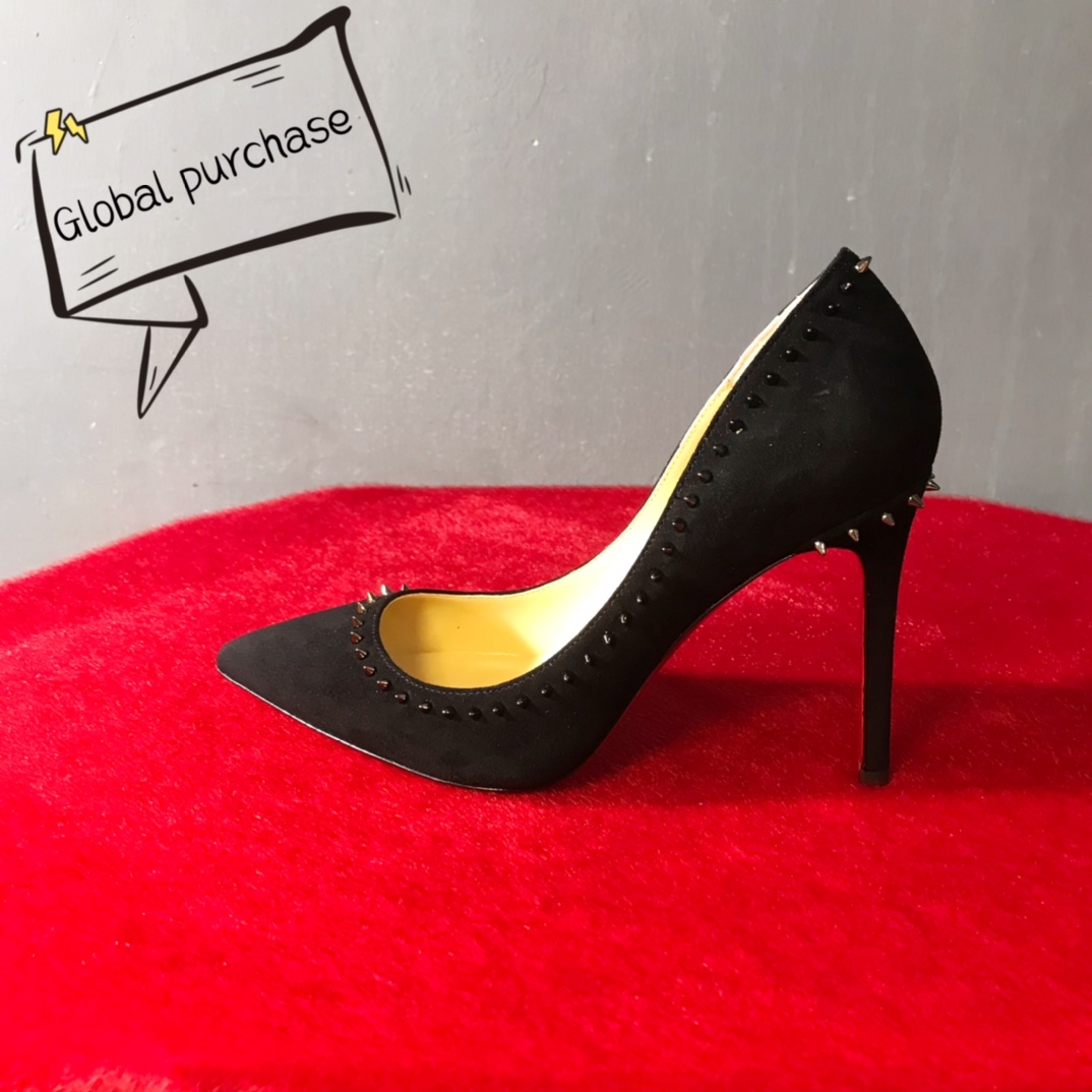 NO:100011,High-end customized rivet classic series!  H10Cm, size 35-42. Customized non-return or exchange 8870-004 black deer leather, gun color rivets Standard European code No:8870-004 Color:green/gold Material:veau velours Lining:goat leather Heel height:10Cm Sole:leather sole Size:EUR 35-42 (US 4-11):,,christian louboutin19860909高端订制 铆钉精典款系列！ H10Cm,尺码35-42码.订制不退不换8870-004黑色鹿皮,枪色铆钉 标准欧码 No:8870-004 Color:green/gold Material:veau velours Lining:goat leather Heel heigh:10Cm Sole:leather sole Size:EUR 35－42（US 4一11) :,,christian louboutin,Women's Shoes