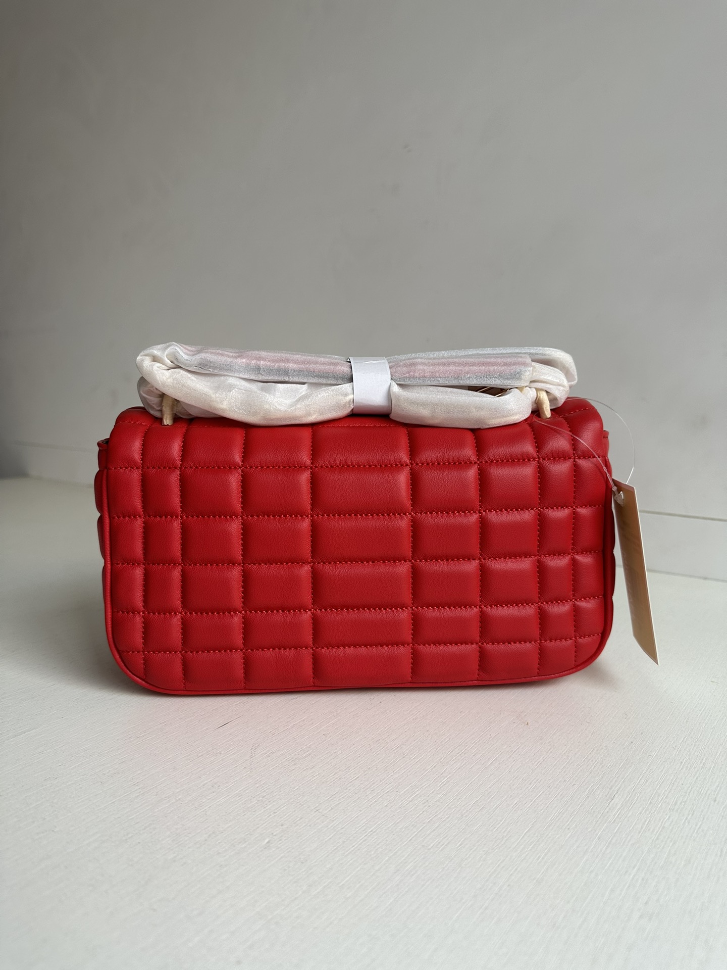 Michael Kors Michael kors mk新款TRIBECA系列羊皮方格绗缝锁扣翻盖手提单肩包，尺寸：25×14×8