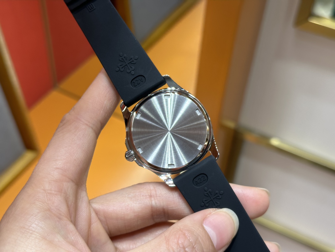 Peeta Emerald 5067A Stone Female Watch Review: Perfect Patek Philippe Clone. - 图片 6