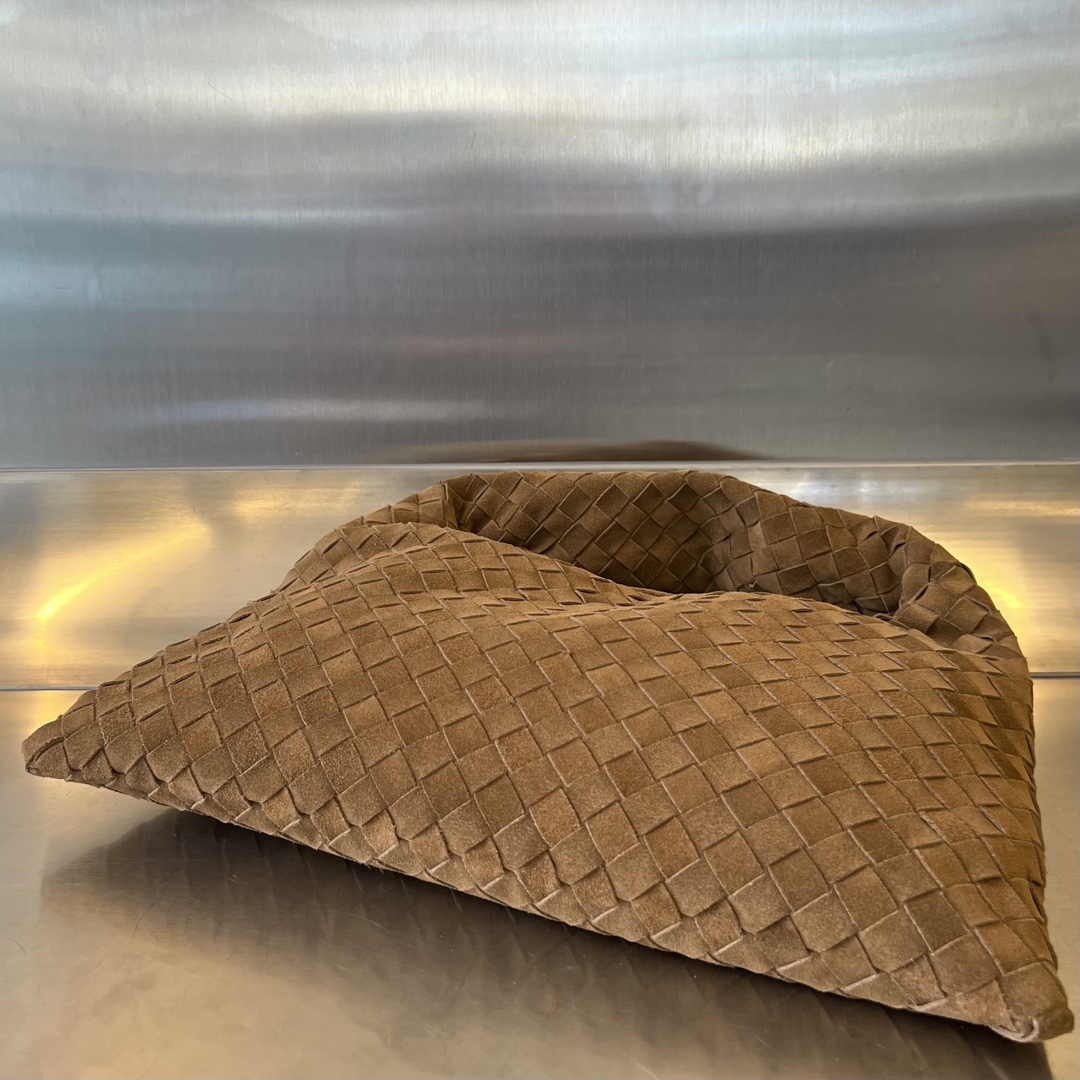 Bottega Veneta Bv Yangjin small HOP hand-woven original cowhide, 763966. The bag body and handle are made of a whole piece of cowhide. The bag bo