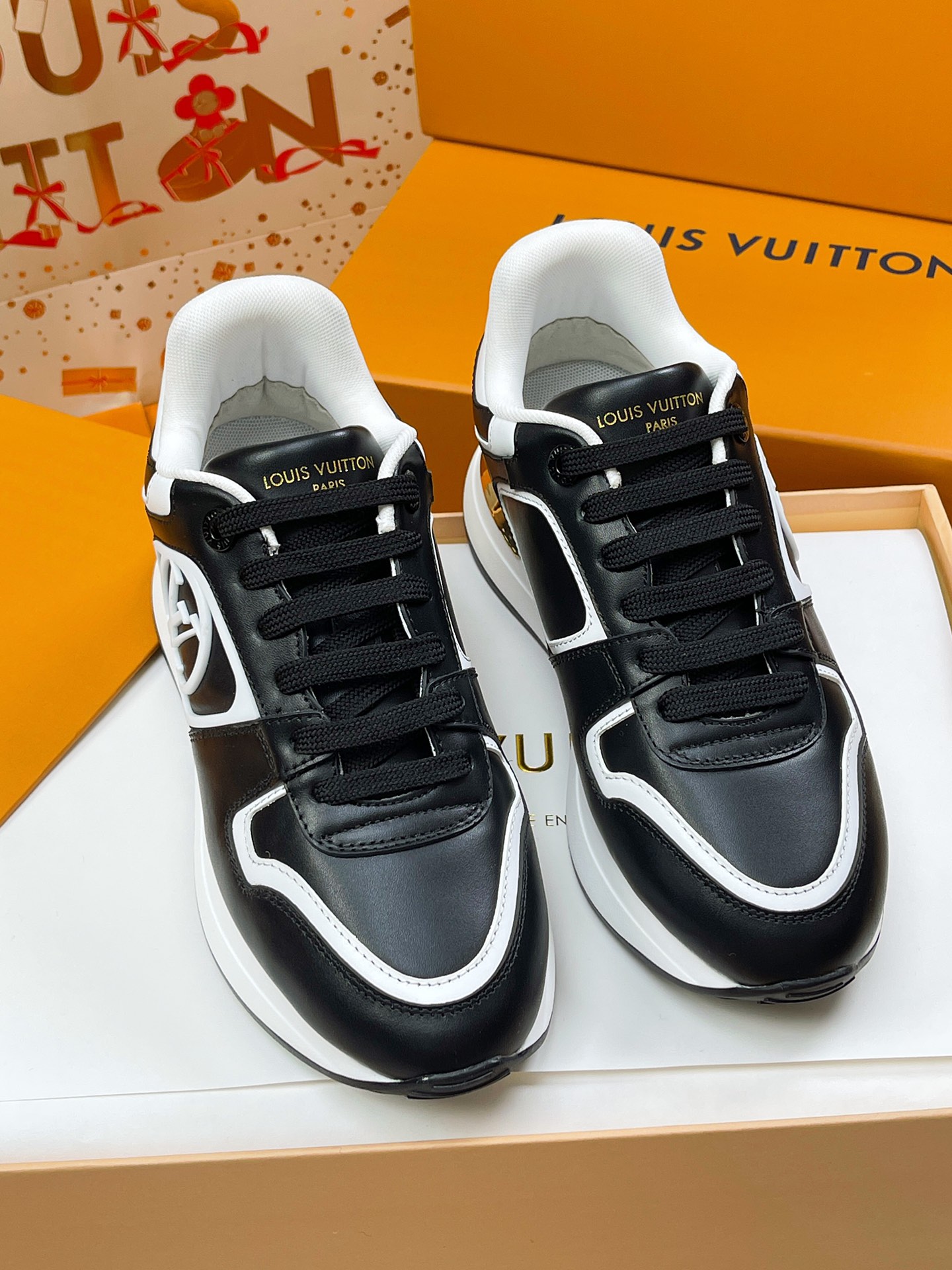 Louis Vuitton Shoes Sneakers Cowhide Sweatpants